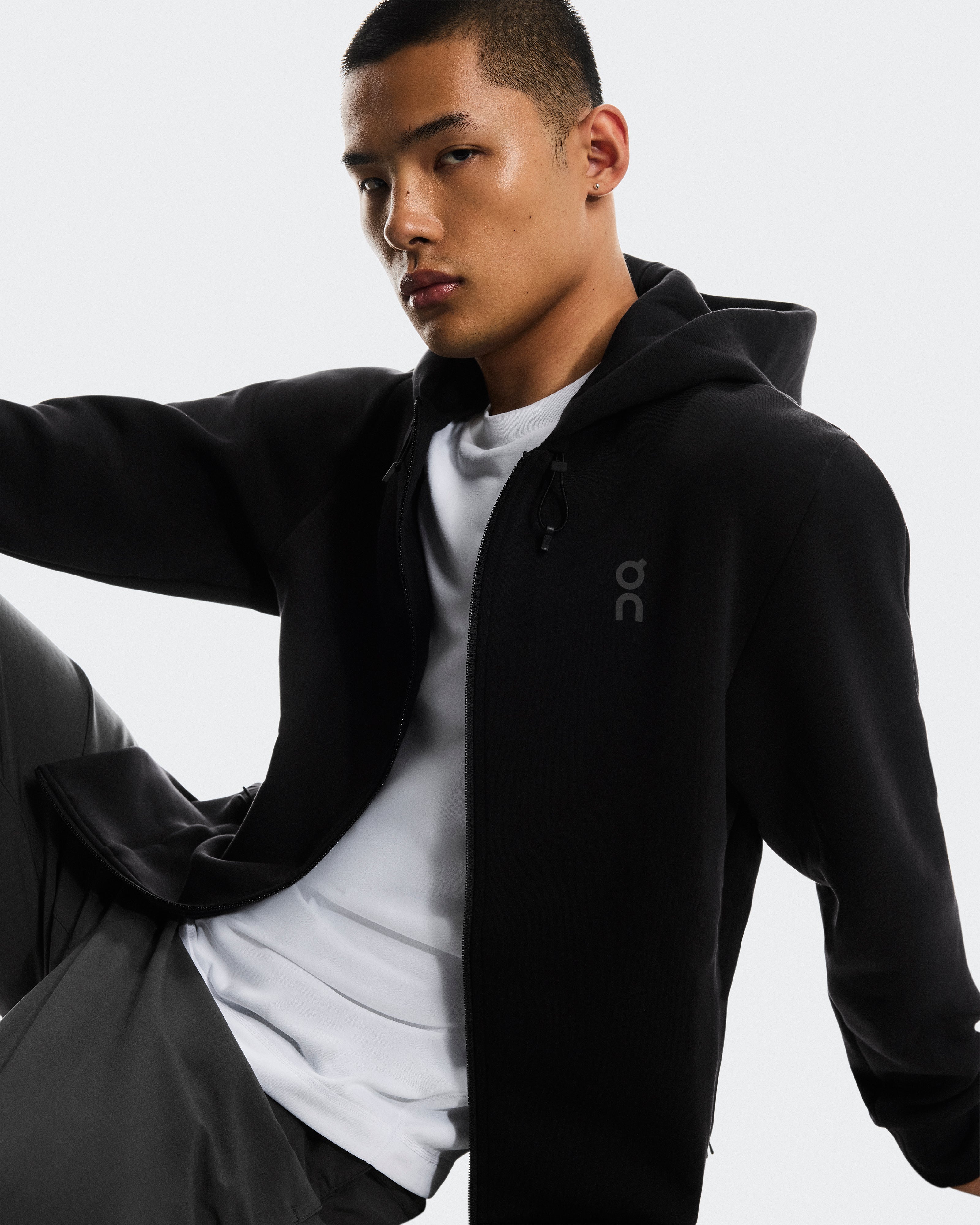 On Focus Tech Zip Hoodie Black