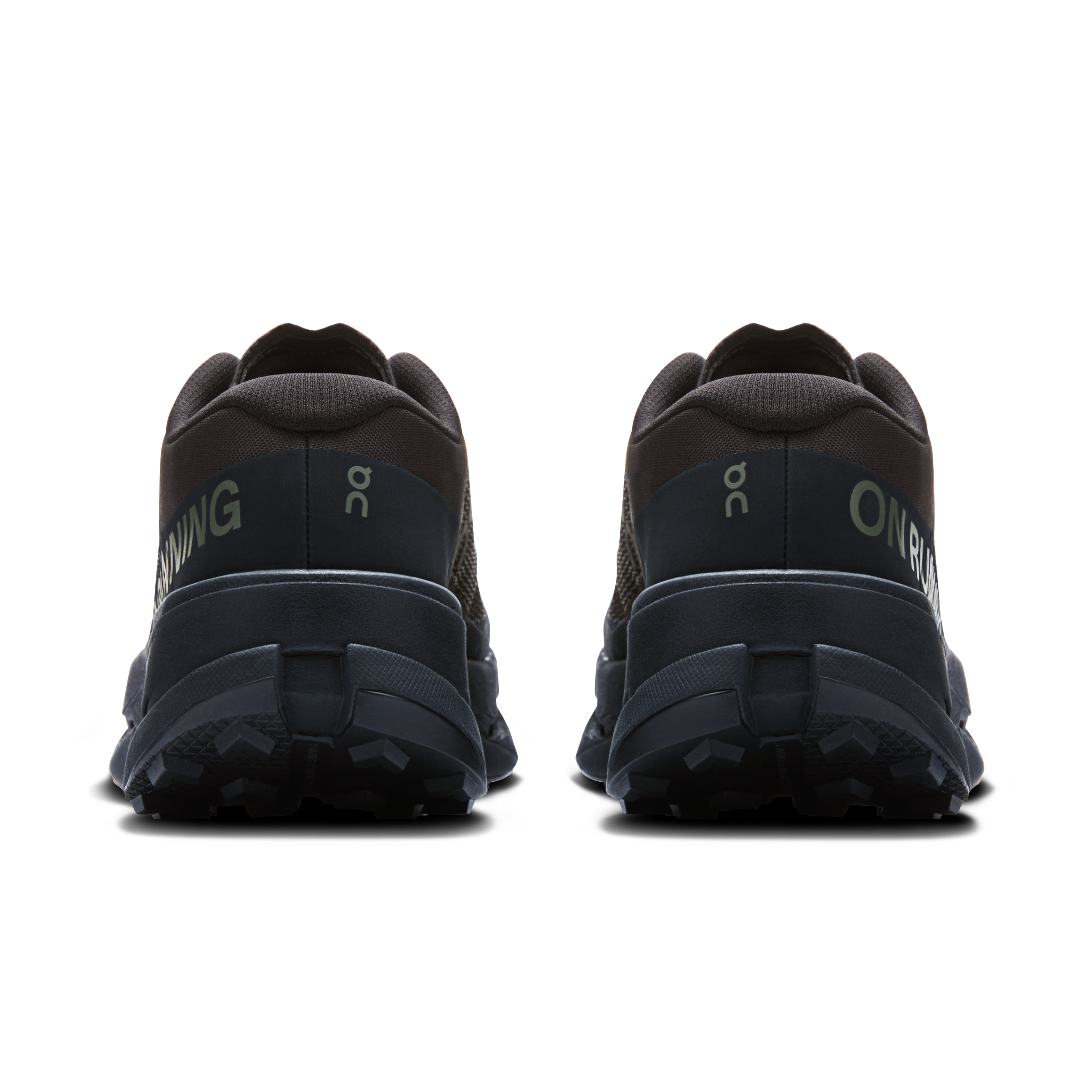 on running cloudultra 3 black (women's)