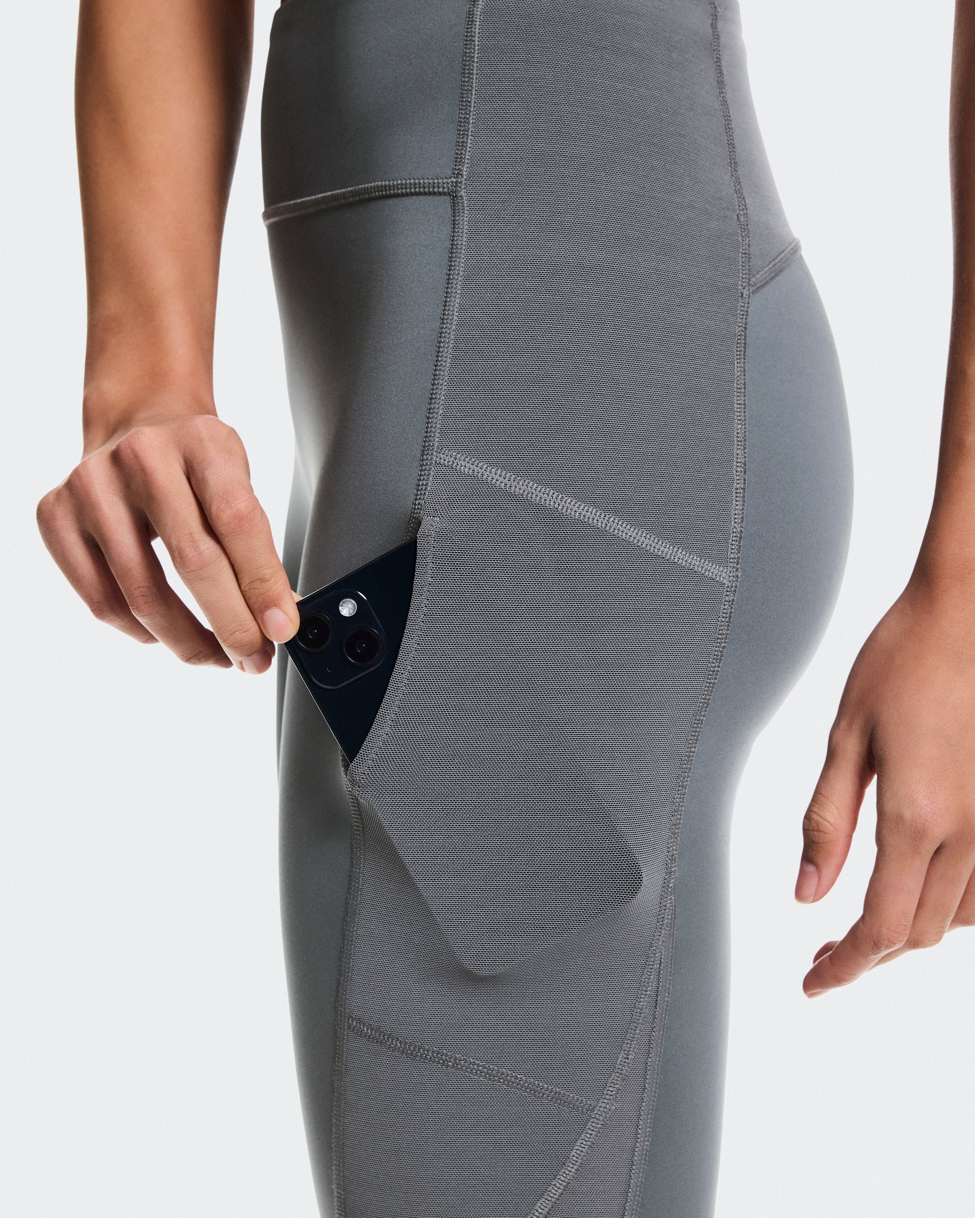 On Train Volt Tights 7/8 Rock (Women'S)