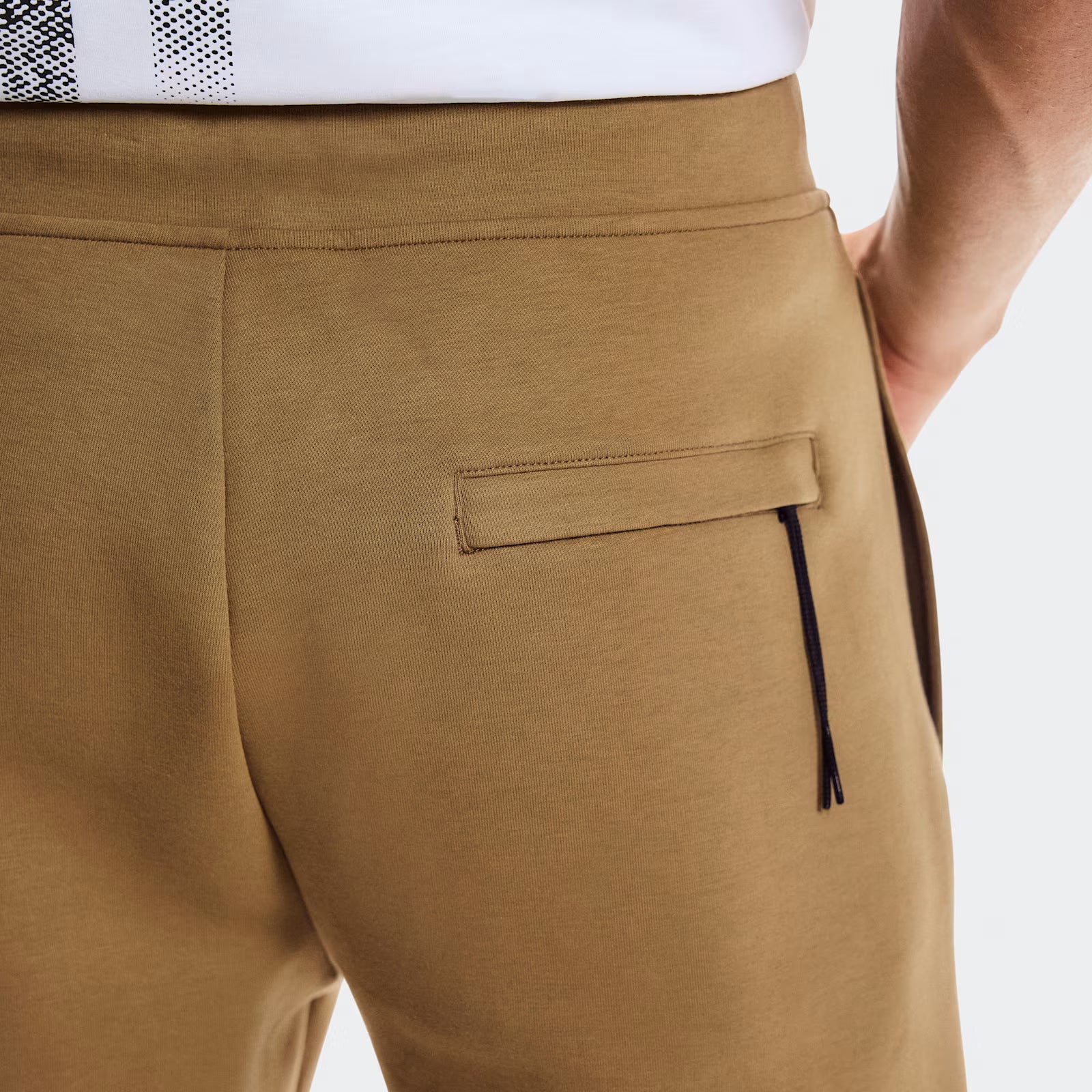 On Focus Tech Sweatpants Nutmeg