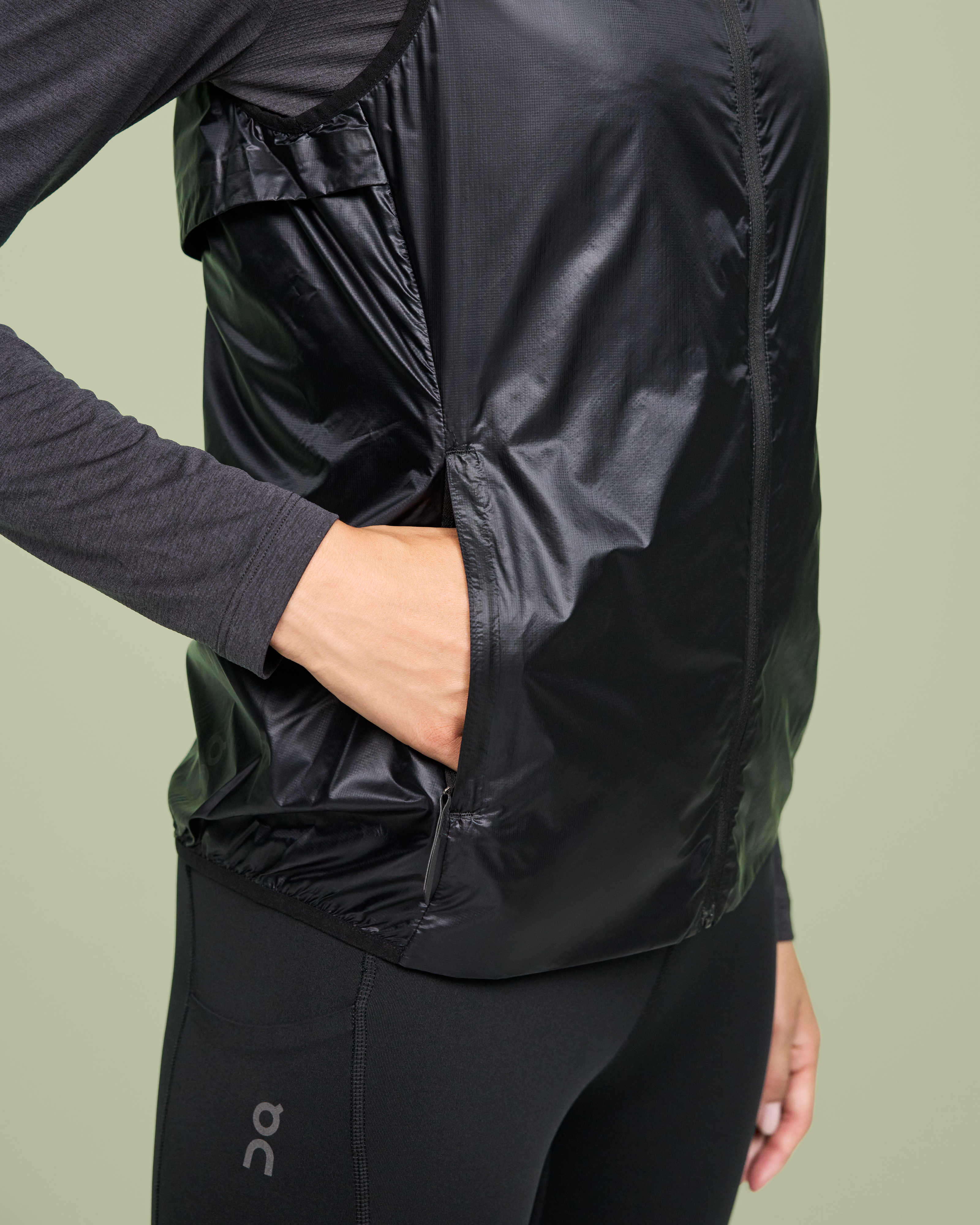 on weather vest Black (Women's)
