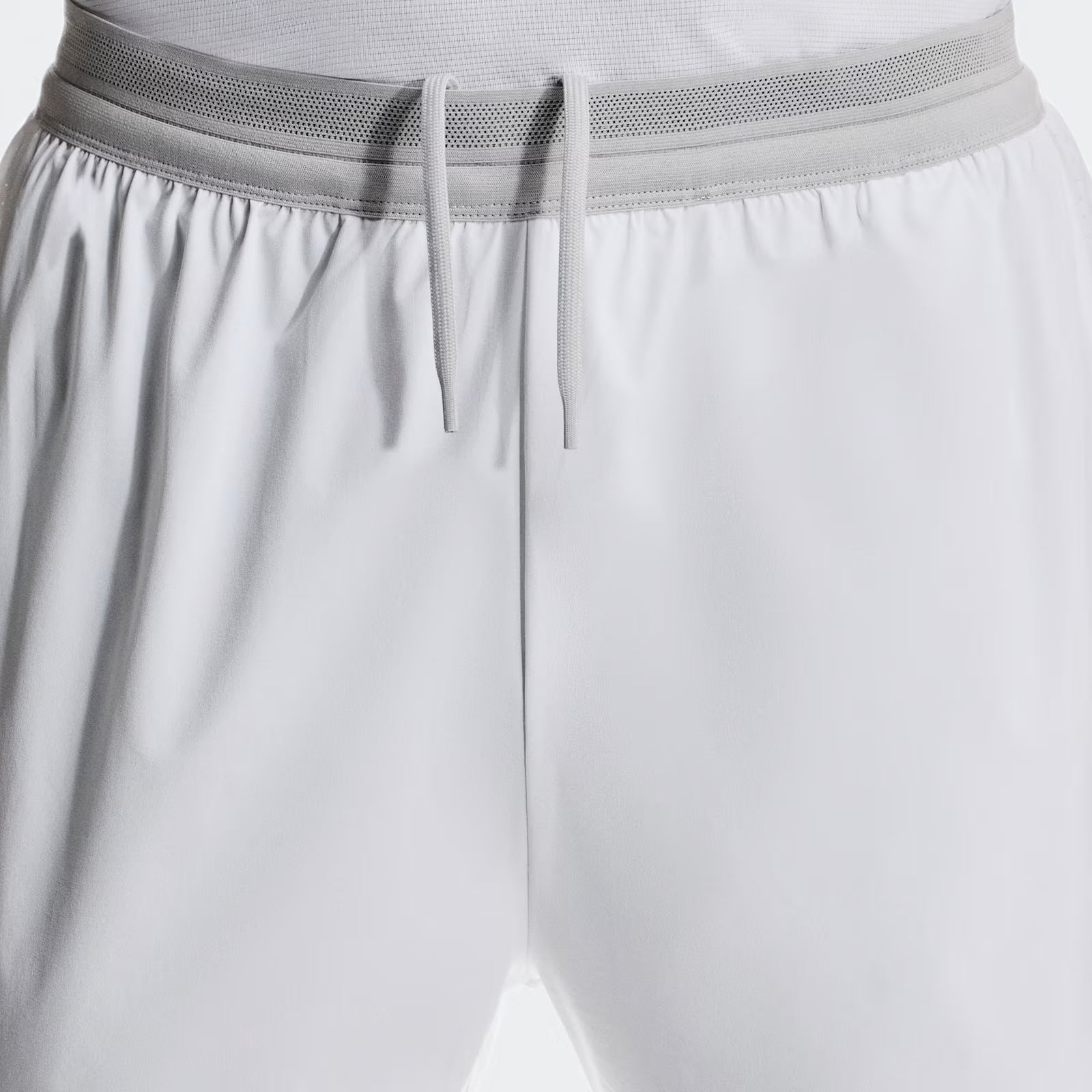 On 5" Performance 2/1 Shorts White | Glacier