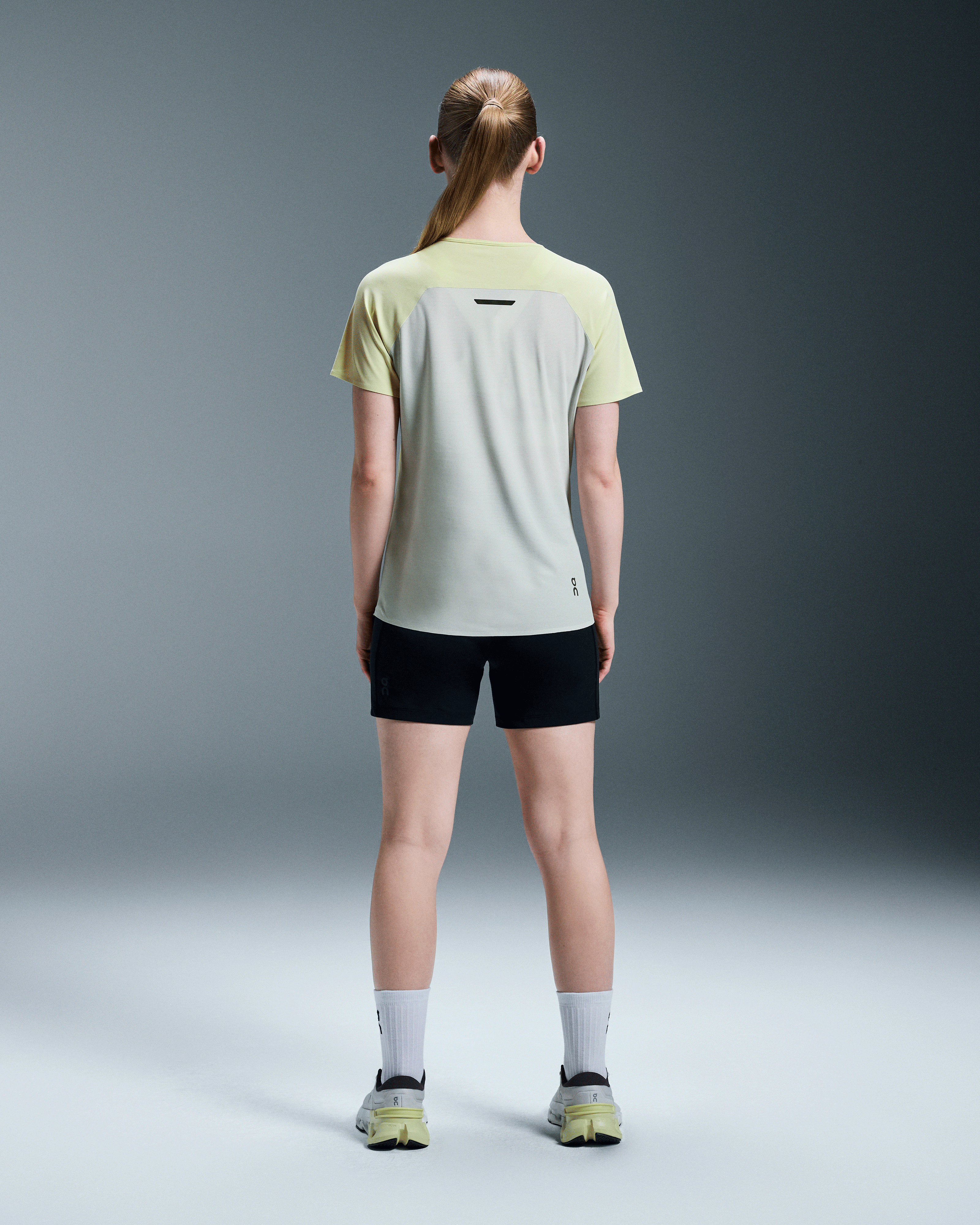 on performance-t Hay | Glacier (Women's)