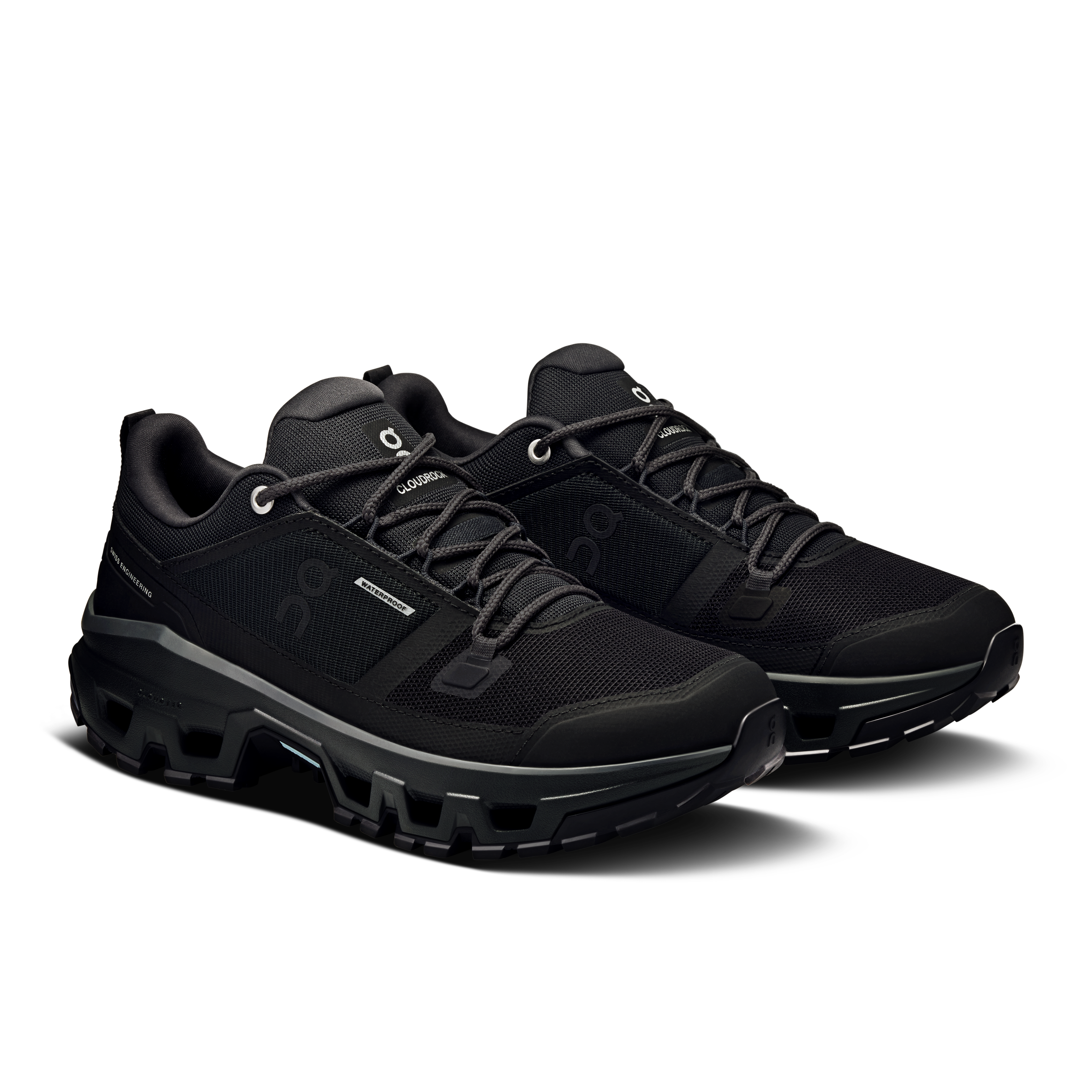on running cloudrock low waterproof black (women's)