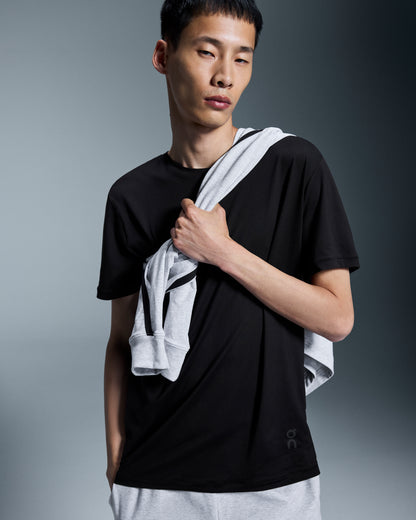 On Studio-T Black
