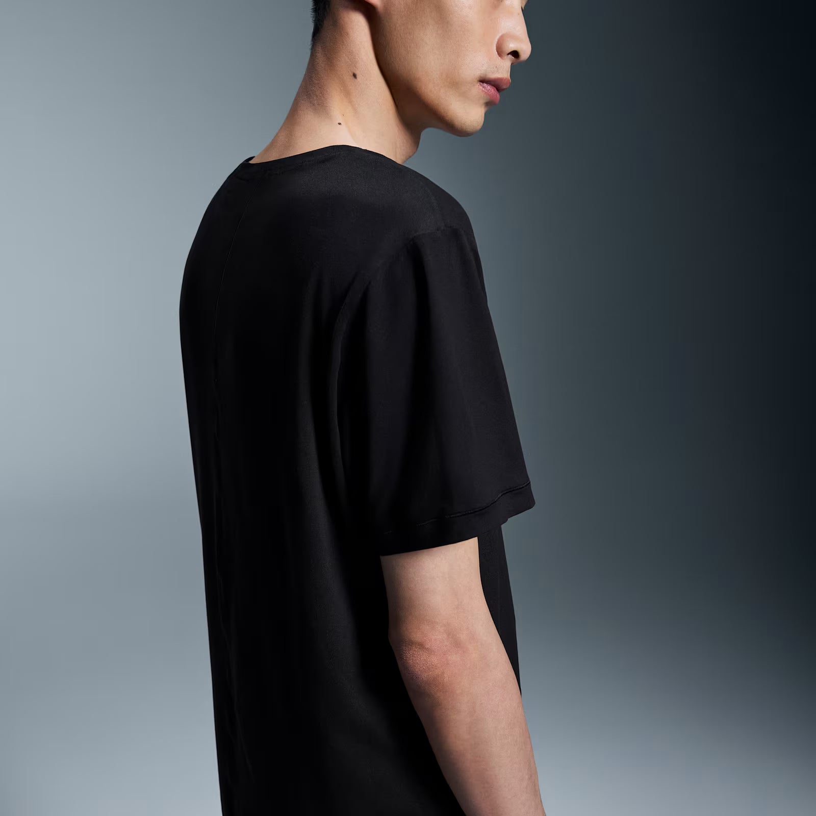 On Studio-T Black