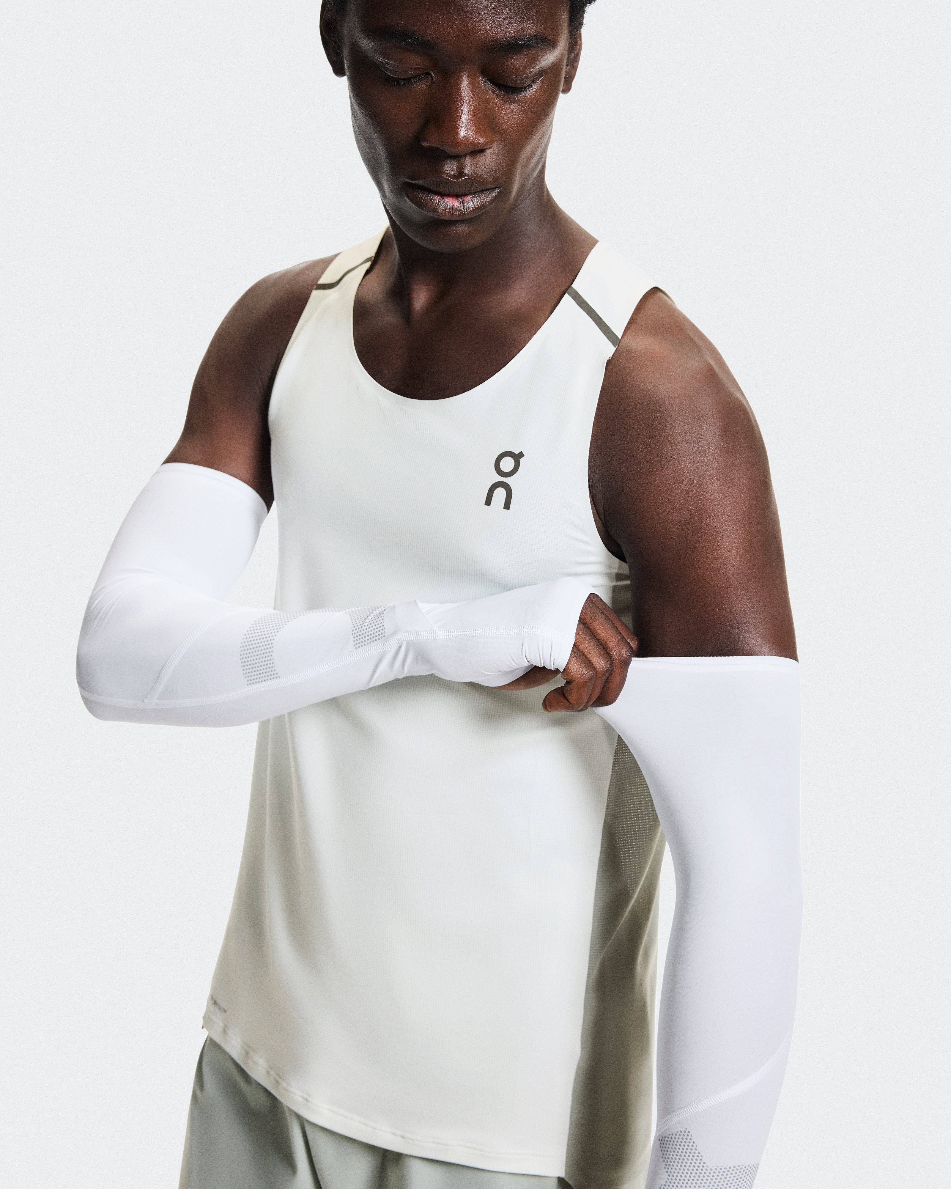 On Solar Arm Sleeves White