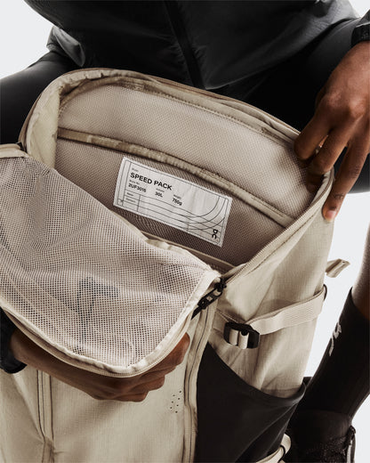 On Speed Pack 30L Sand | Black