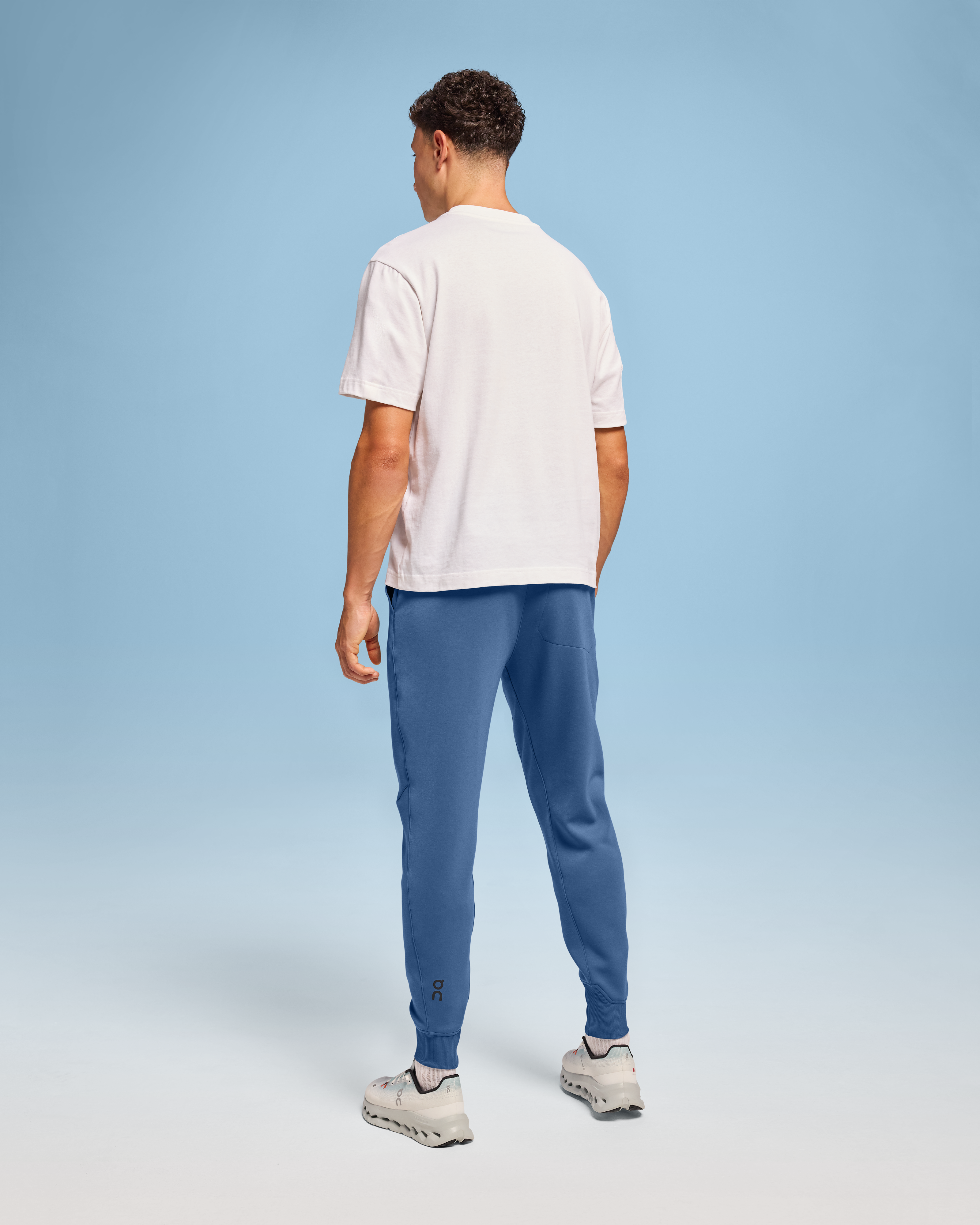on sweat pants Fjord