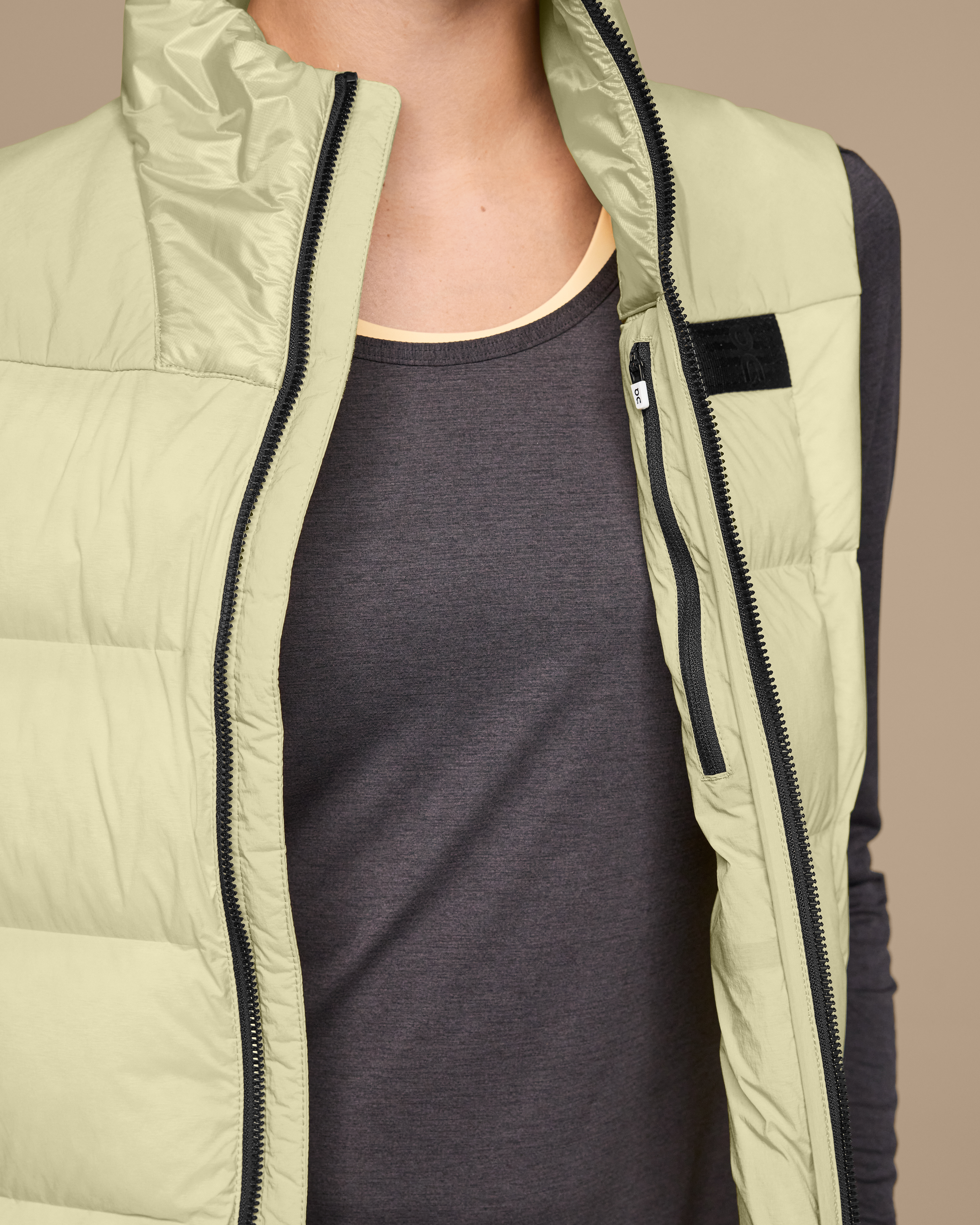 on challenger vest Endive (Women's)