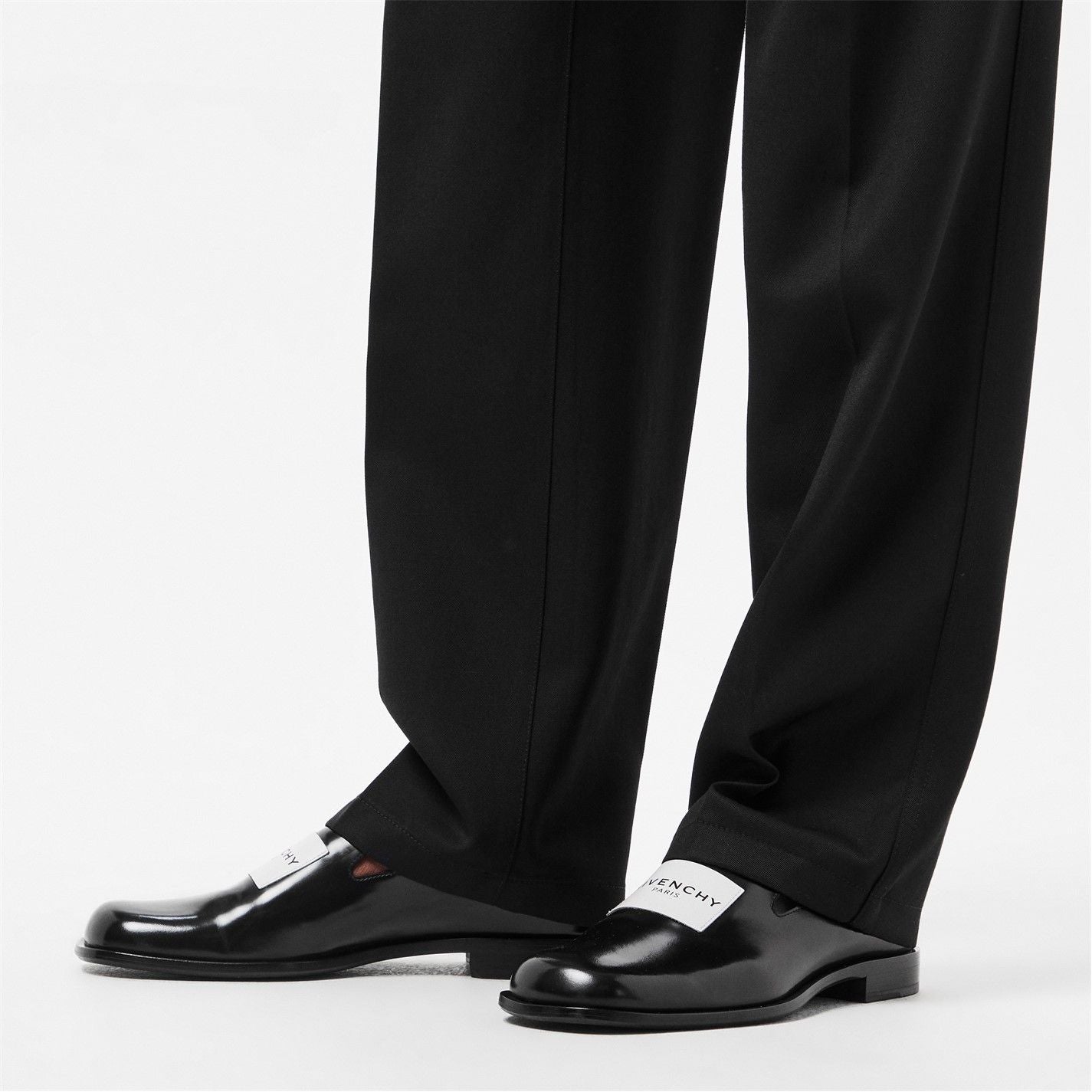  GIV Logo Loafer Sn54 Black