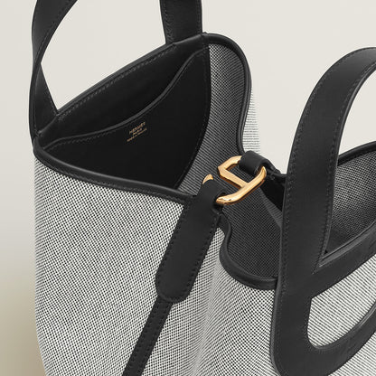  Hermes In The Loop 23 Bag Cru