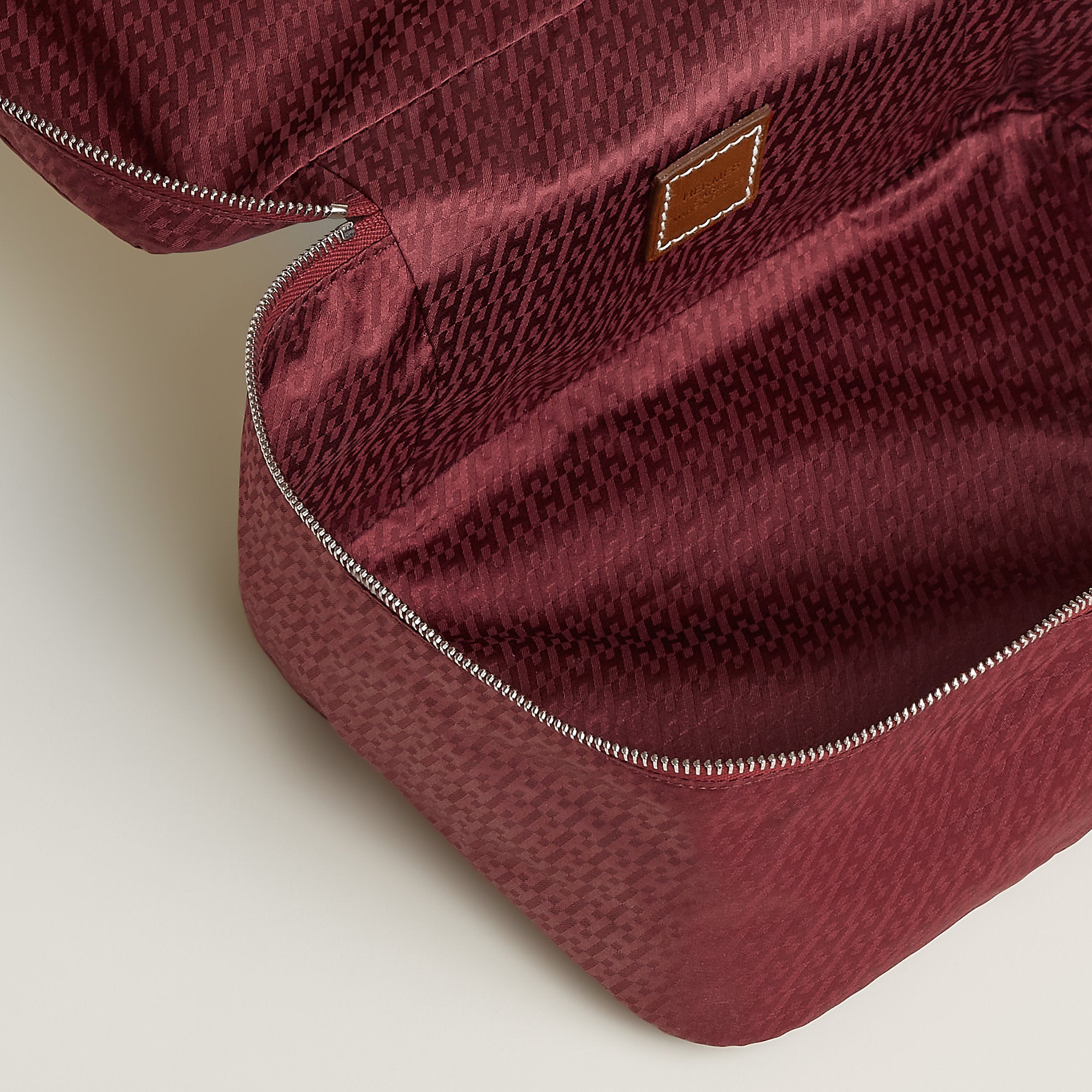  Hermes Travelsilk Mini Travel Cube Rouge H