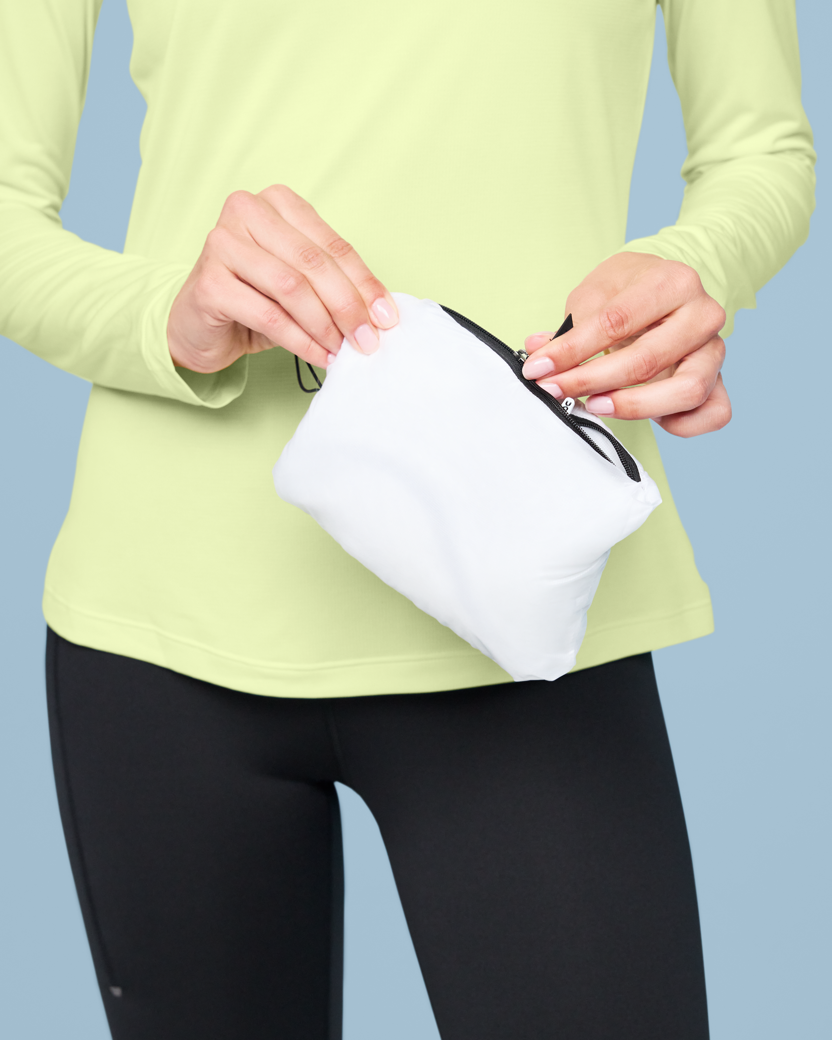 on weather vest White | Black (Women's)