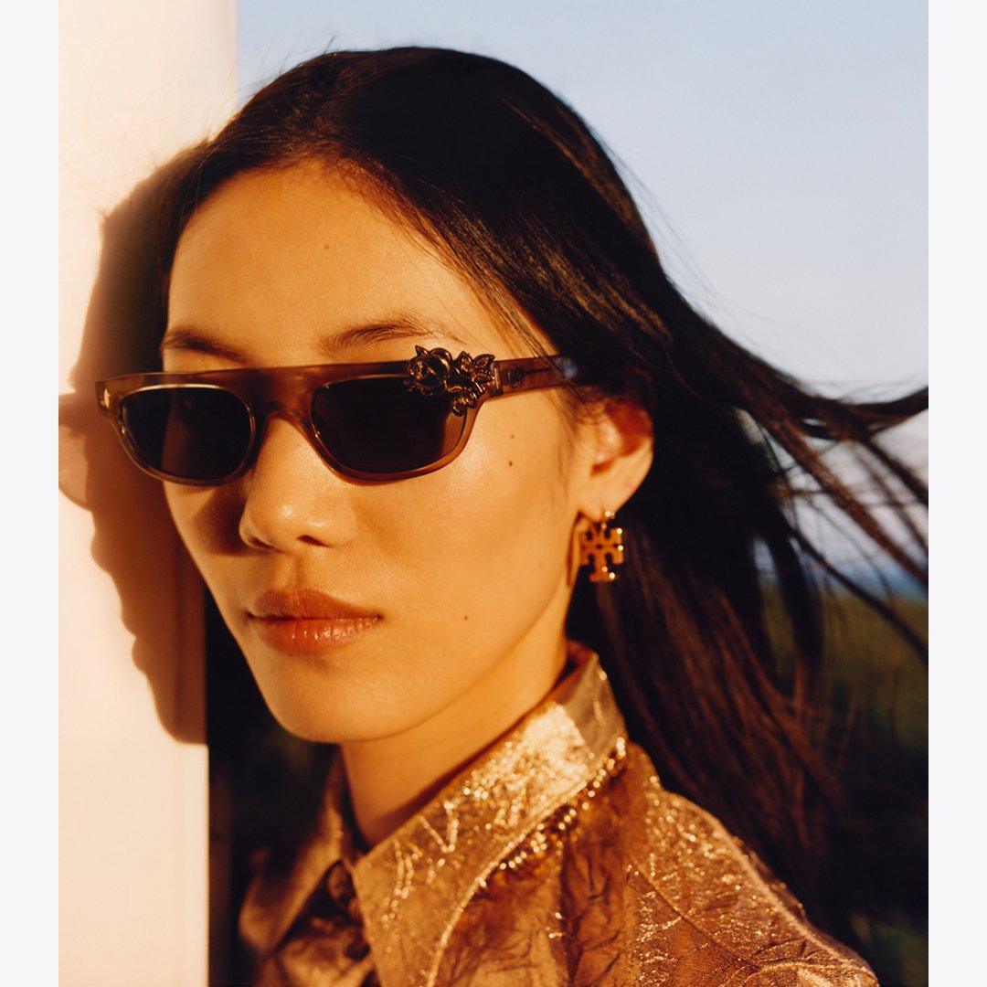 Tory Burch Icon Hoop Earrings Tory Gold