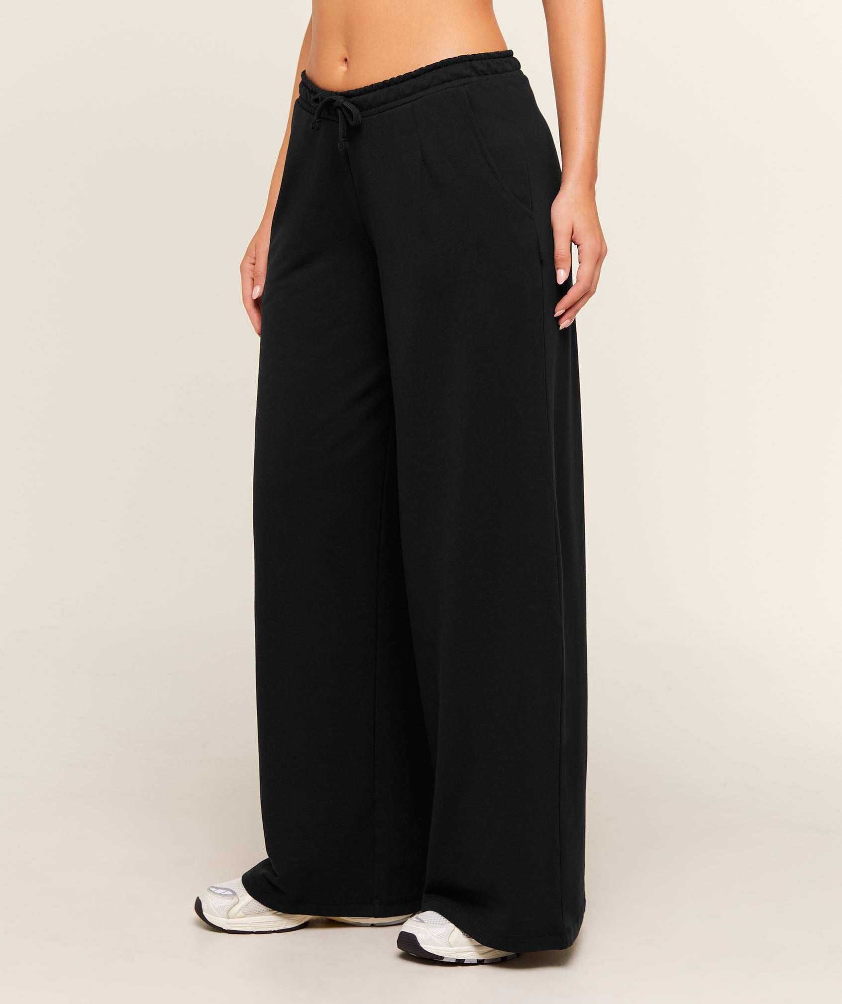 Women's Gymshark Lightweight Wide Leg Pants Regular Black