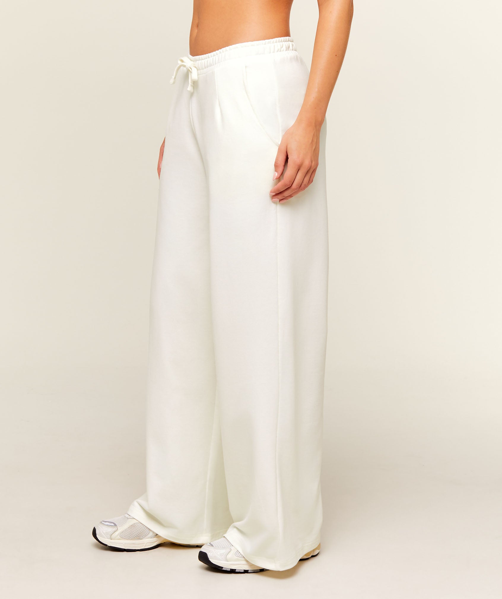 Women's Gymshark Lightweight Wide Leg Pants Regular Soft White