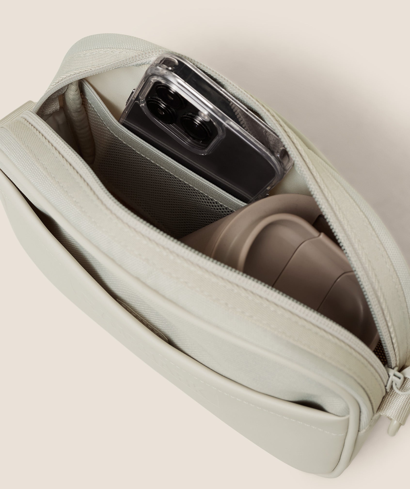 Gymshark Everyday Camera Bag Pebble Grey