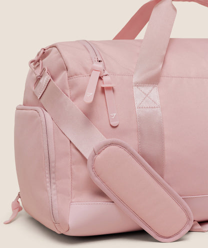 Women's Gymshark Everyday Holdall Small Light Pink