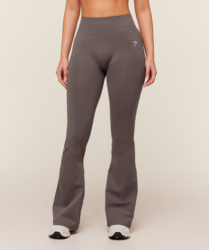 Women's Gymshark Everyday Seamless Flared Legging 2.0 Cool Brown