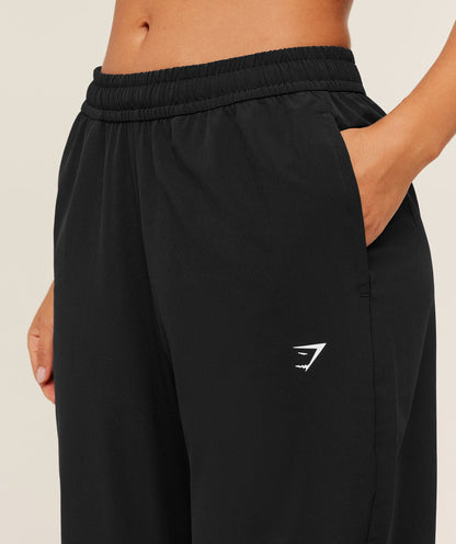 Women's Gymshark Training Everyday Woven Straight Leg Short Pants Gs Black