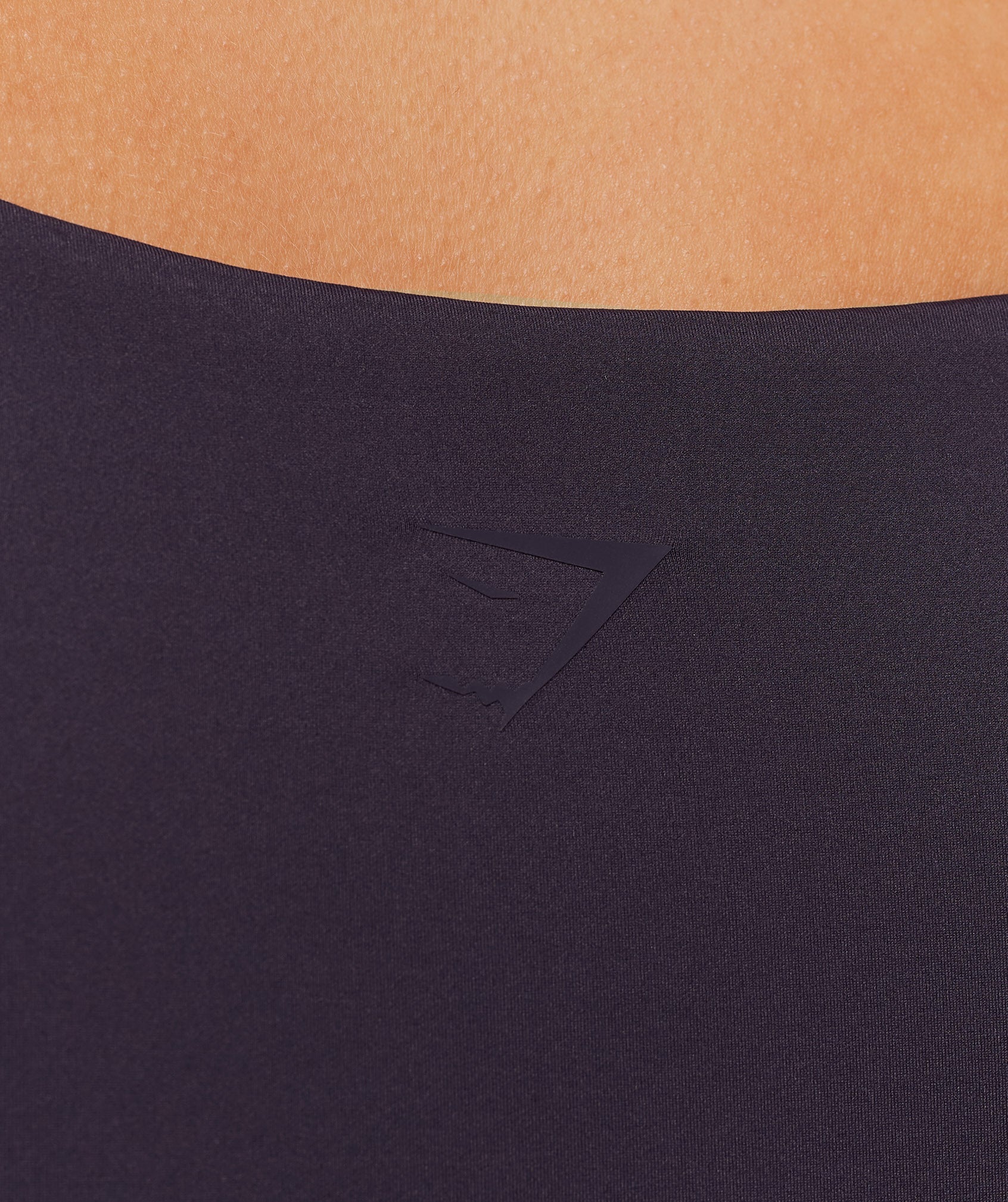 Women's Gymshark Flow Long Sleeve Crop Top With Cups Midnight Purple