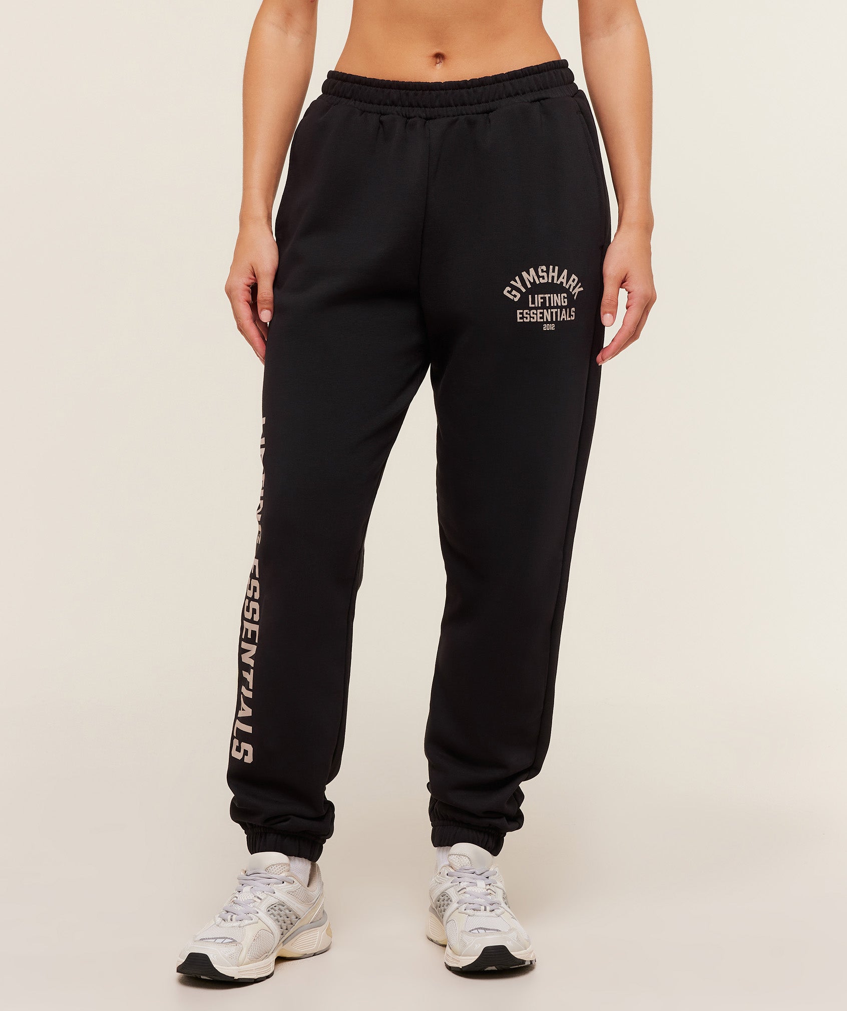 Women's Gymshark Lifting Essentials Joggers Black