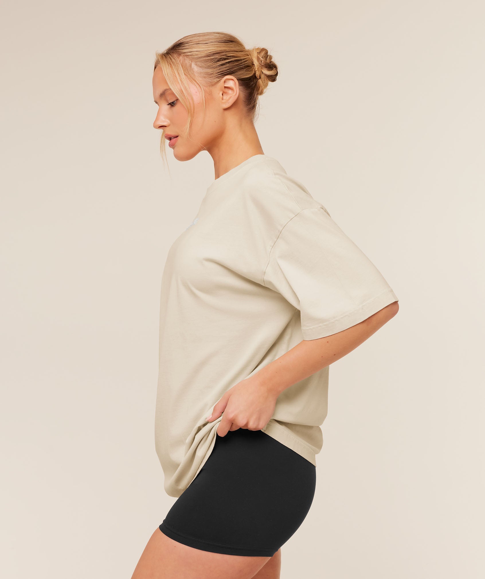 Women's Gymshark Chainstitch Graphic Short Sleeve T-Shirt Pebble Grey