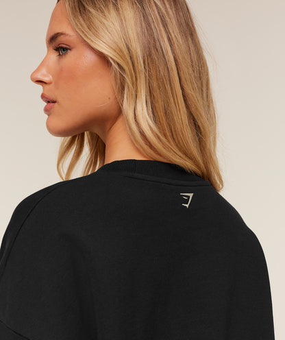Women's Gymshark Collegiate Graphic Crew Neck Pullover Black