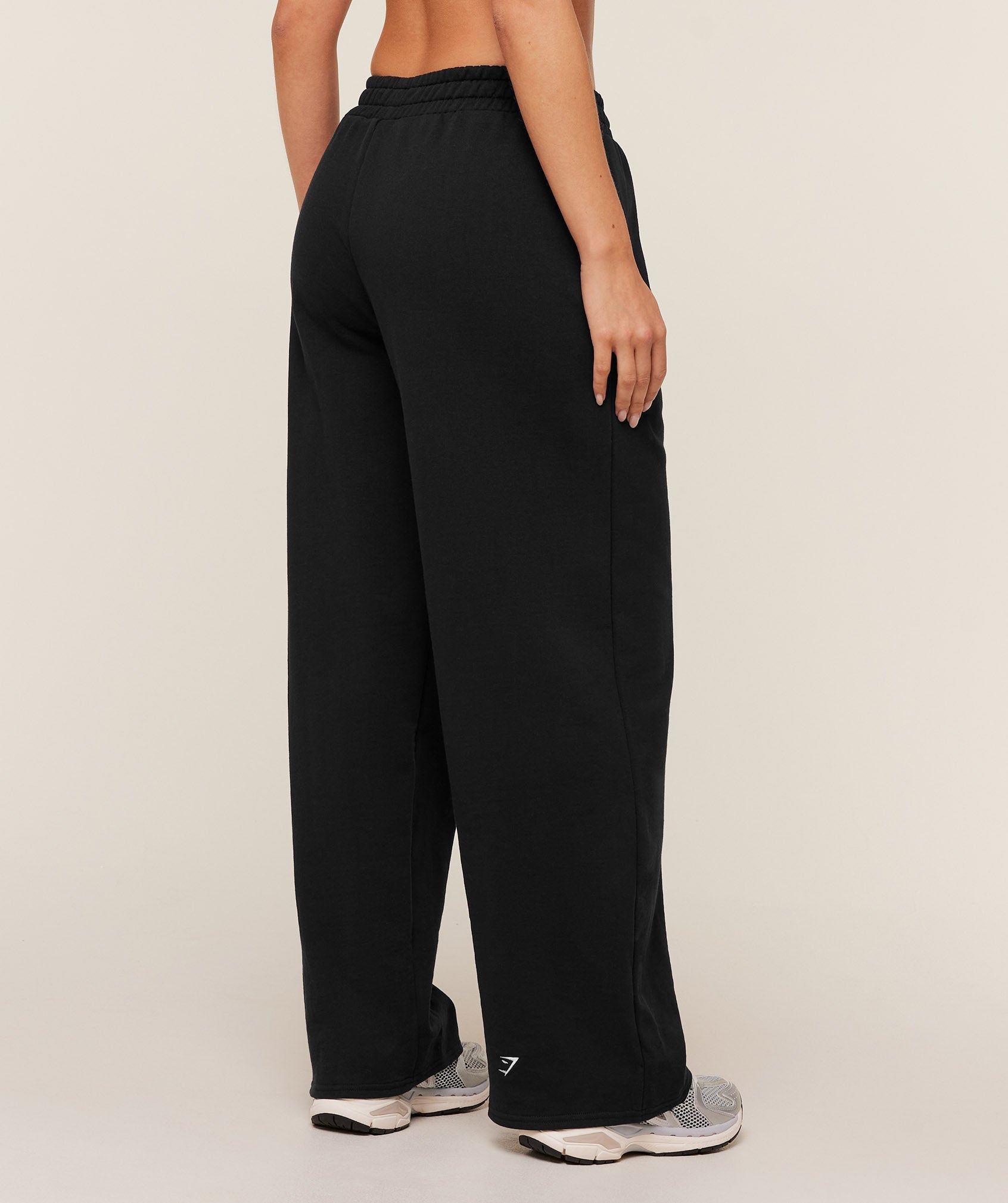 Women's Gymshark Collegiate Graphic Straight Leg Jogger Gs Black
