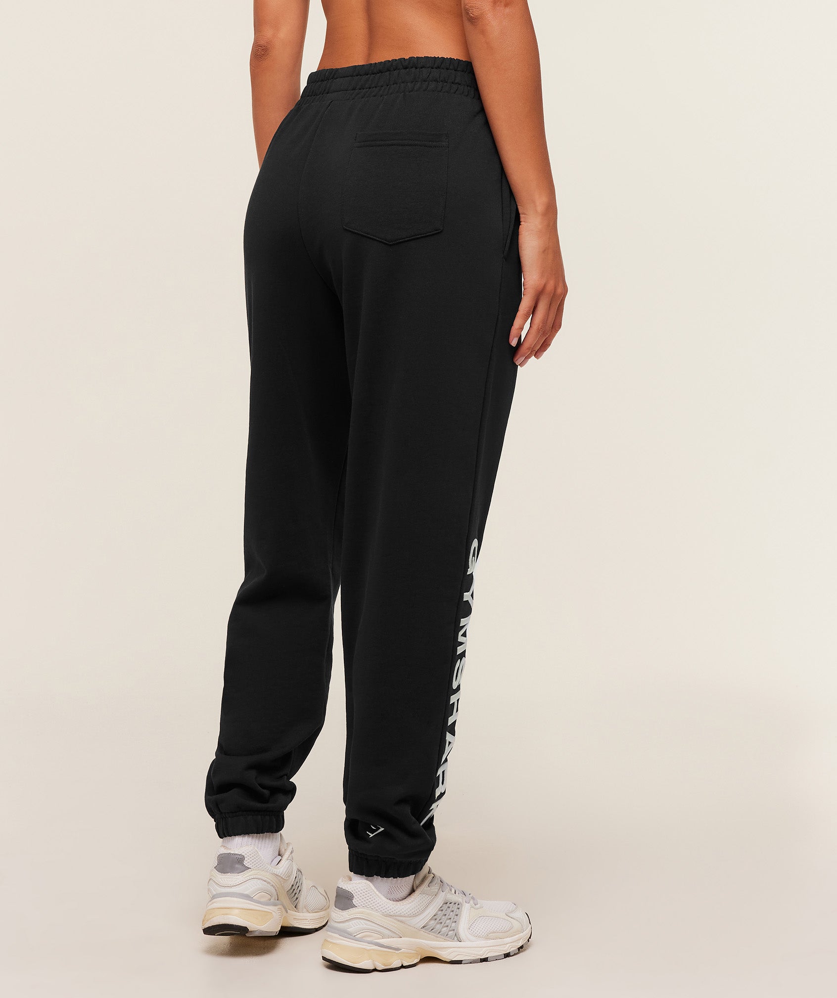 Women's Gymshark Embroidered Logo Joggers Black