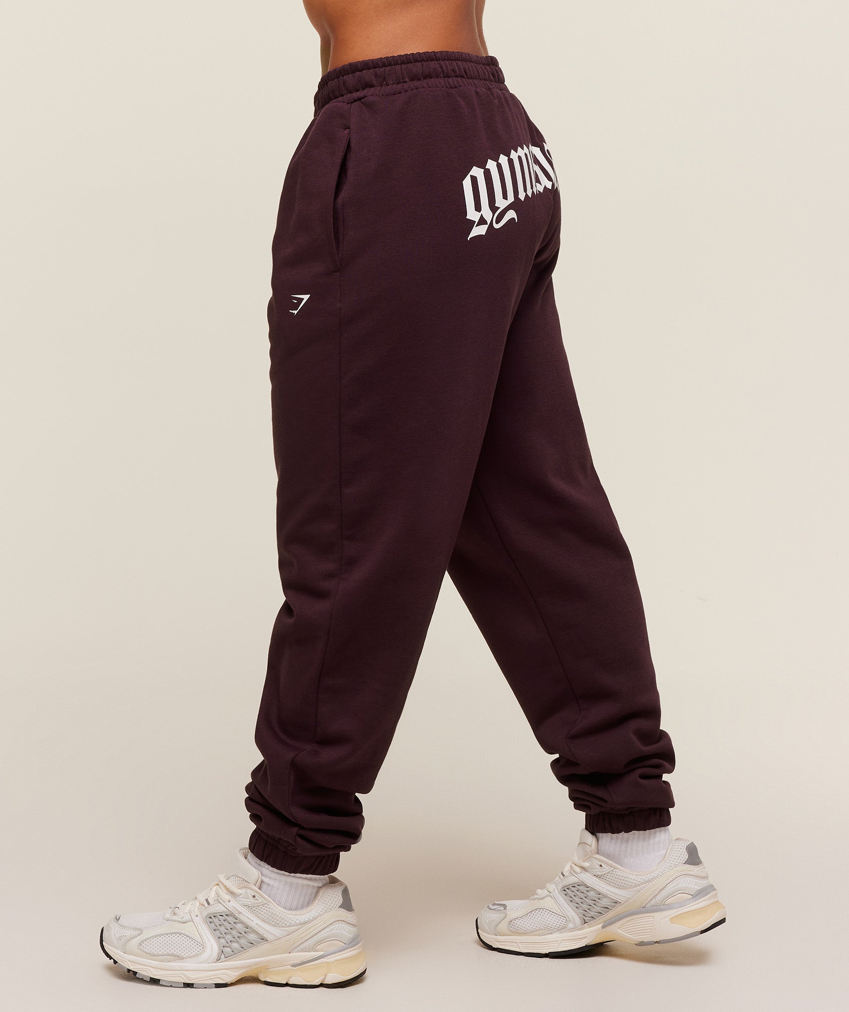 Women's Gymshark Strength Department Joggers Cherry Purple