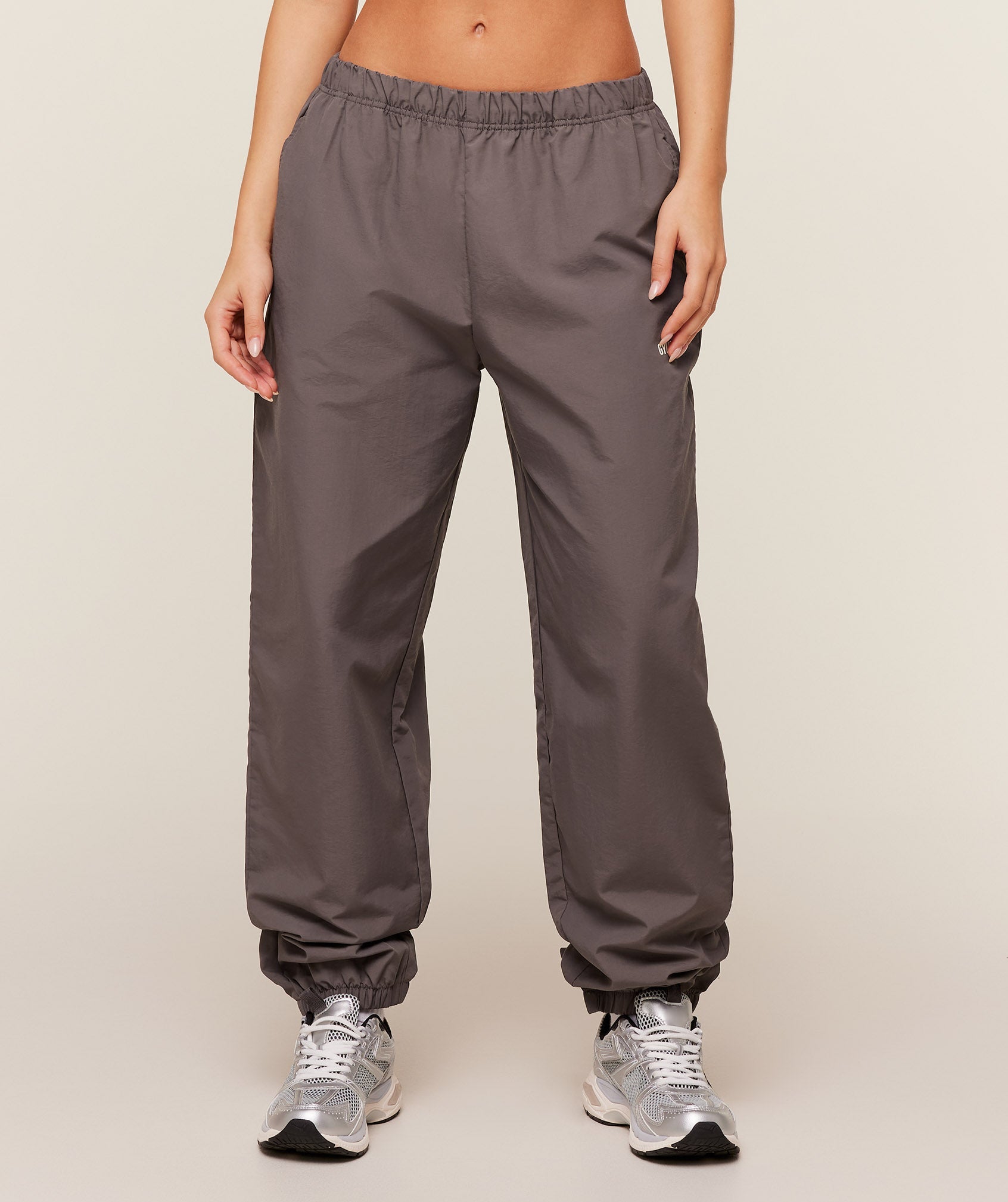 Women's Gymshark Woven Track Pant Cool Brown