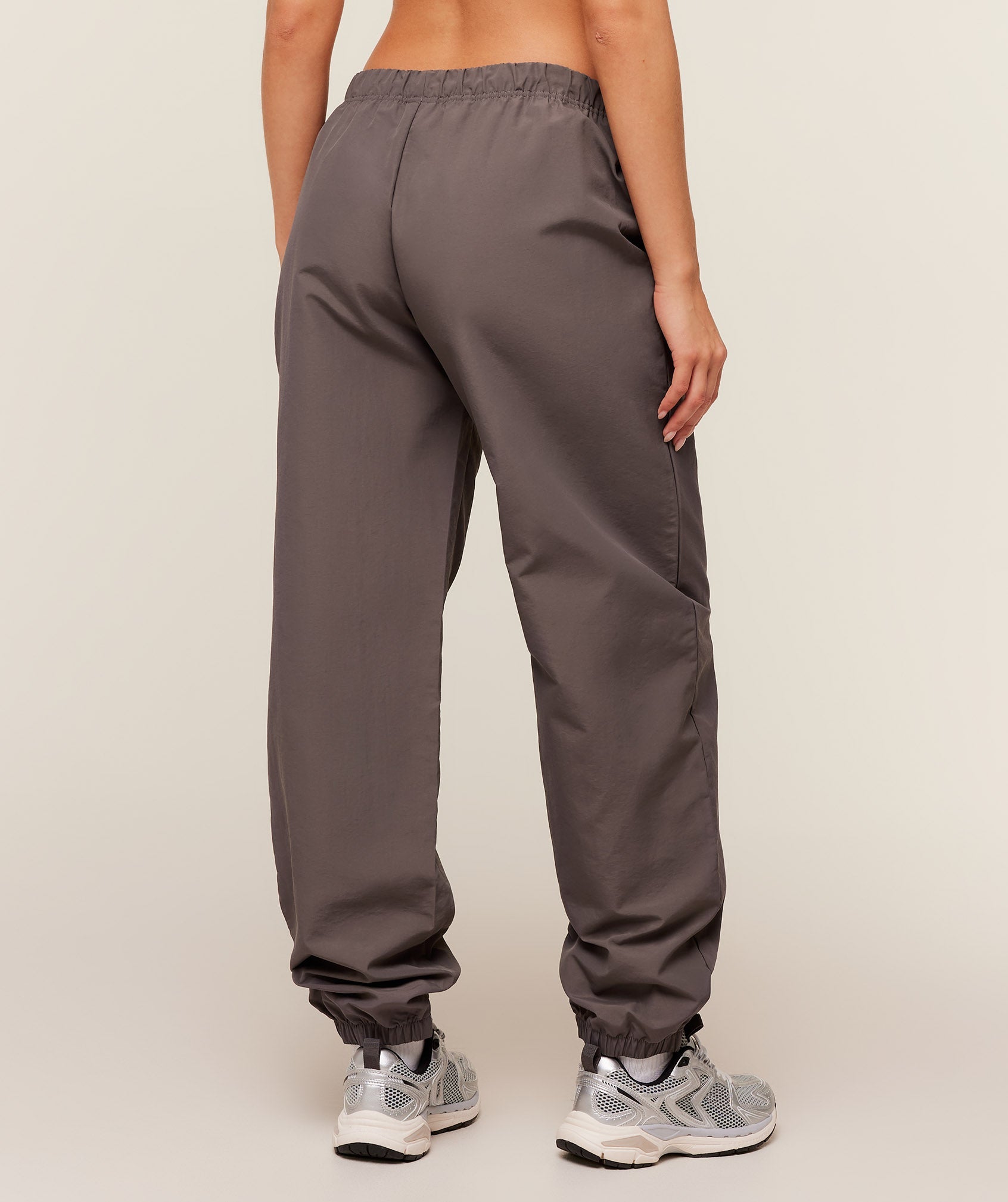 Women's Gymshark Woven Track Pant Cool Brown