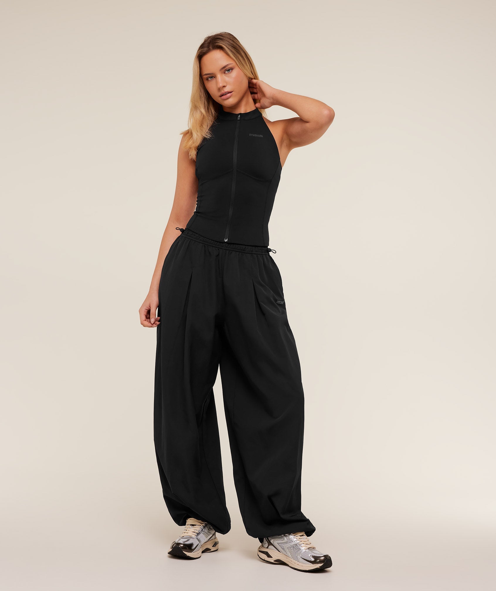Women's Gymshark Weekend Lifestyle Parachute Pant Gs Black