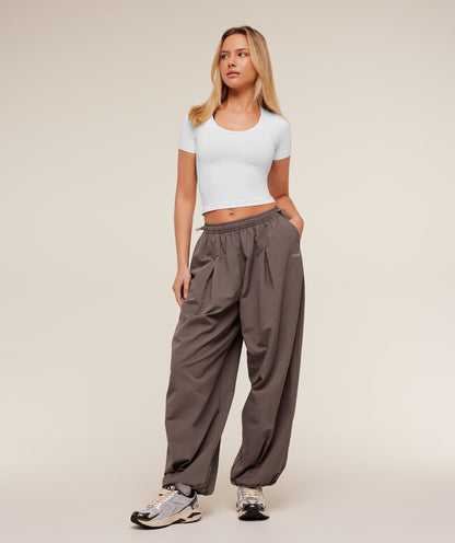 Women's Gymshark Weekend Lifestyle Parachute Pant Cool Brown