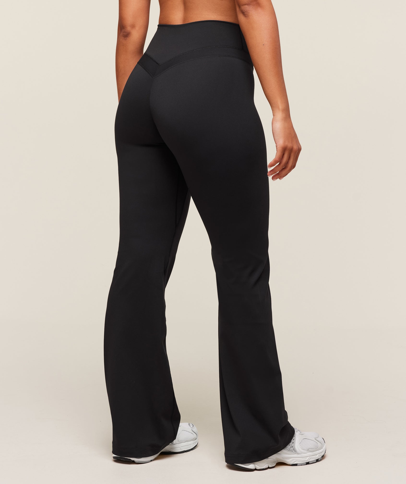 Women's Gymshark Whitney Short Flared Legging Black