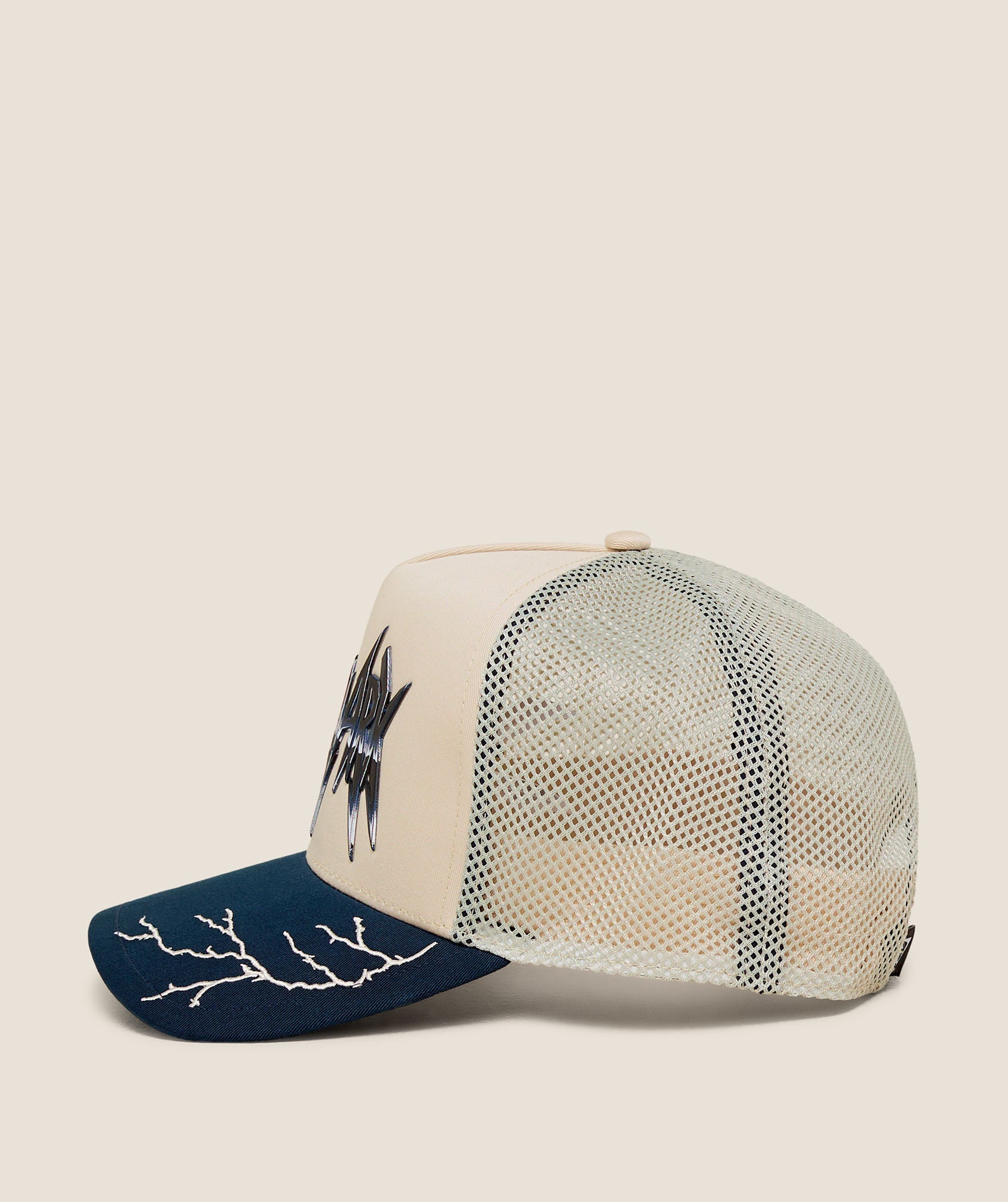Women's Gymshark Lightning Graphic Trucker Cap Tinted White