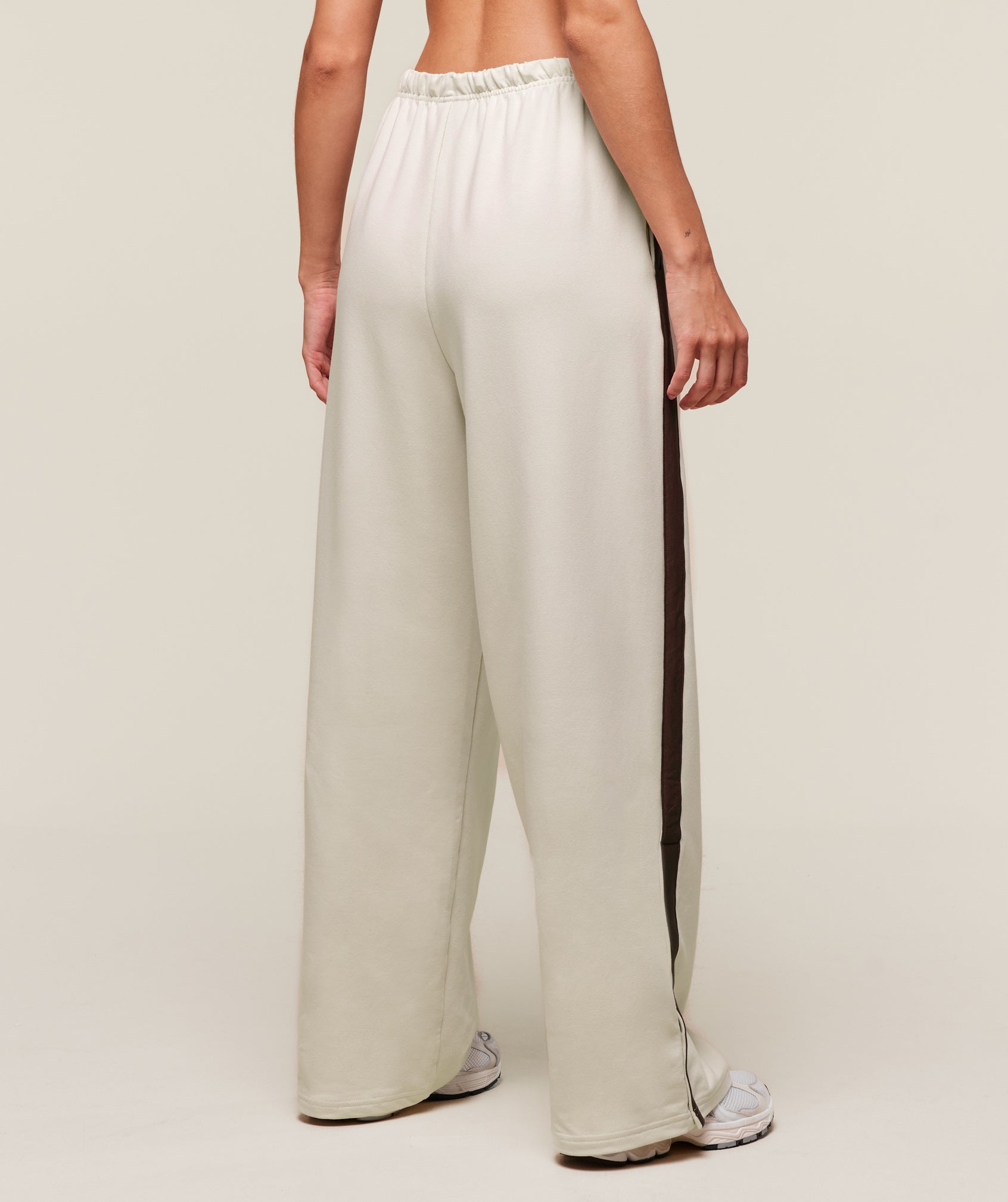 Women's Gymshark Retro Stripe Snap Pant Oat White