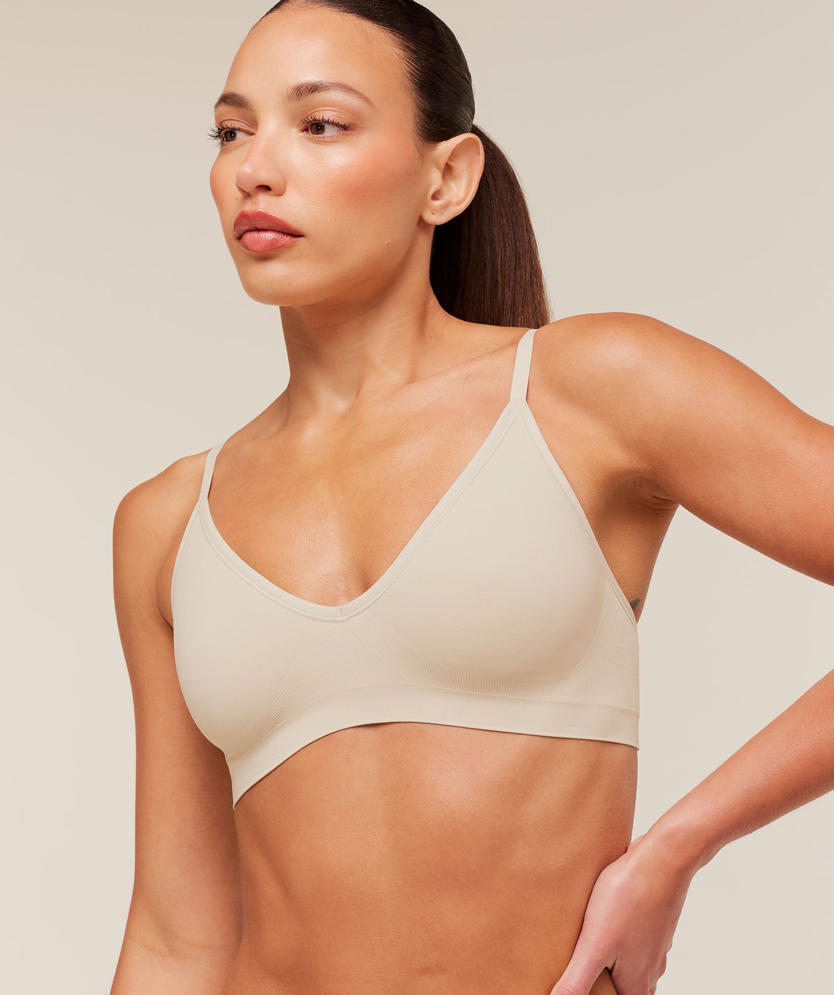 Women's Gymshark Featherform V-Neck Bralette Pebble Grey