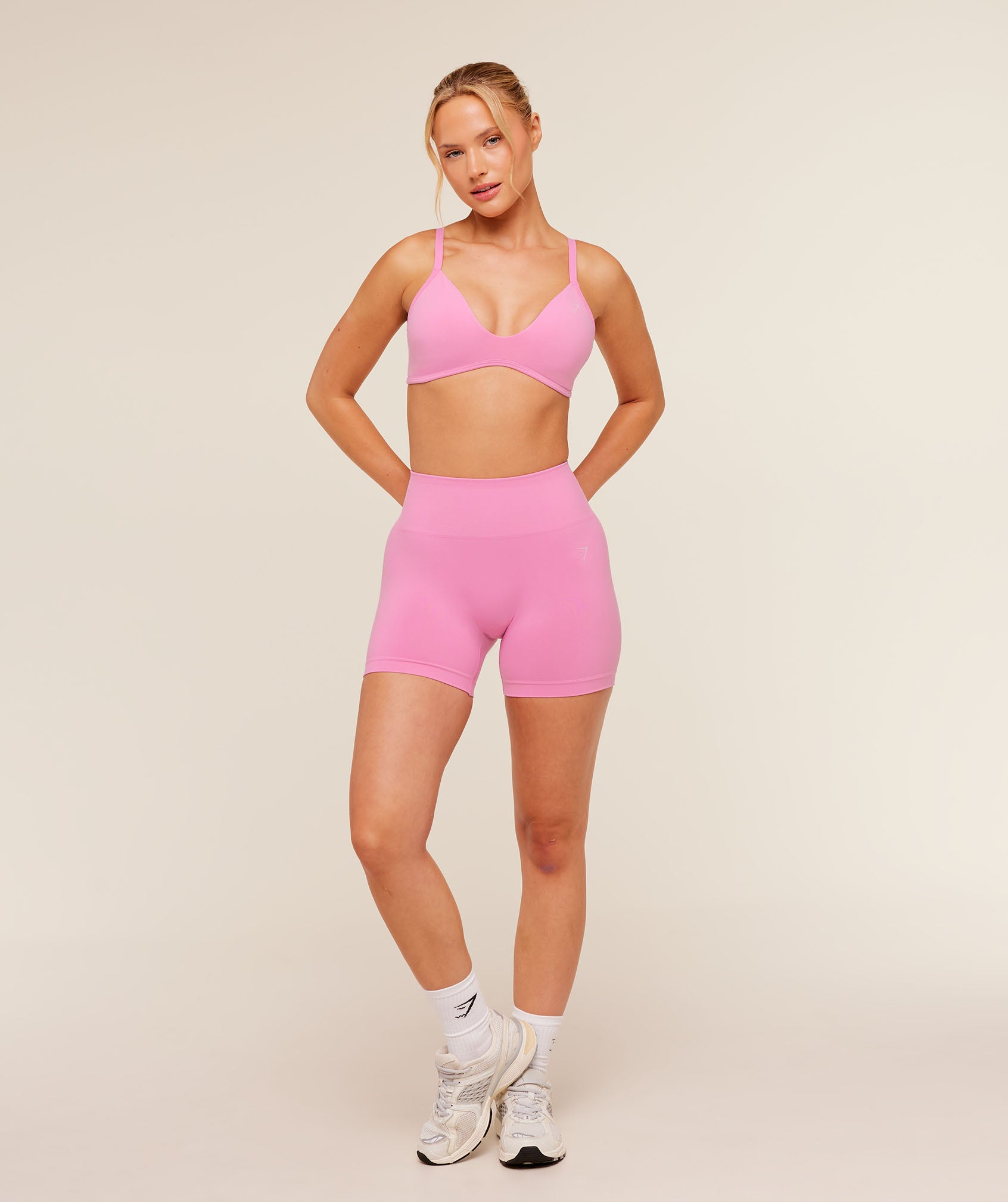 Women's Gymshark Soft Sculpt V-Neck Sports Bra Focus Pink