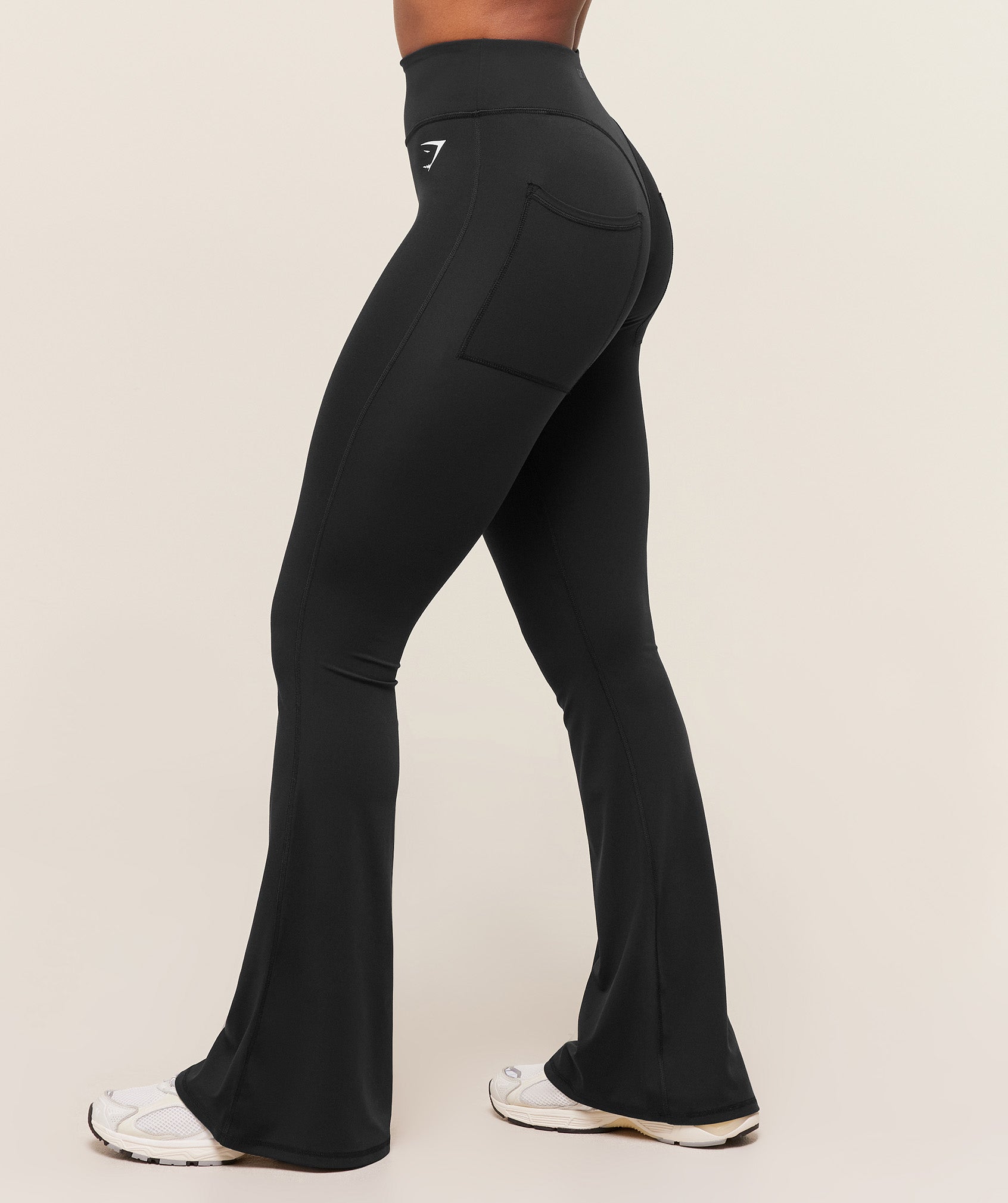 Women's Gymshark Superset Back Pocket Flared Leggings Black