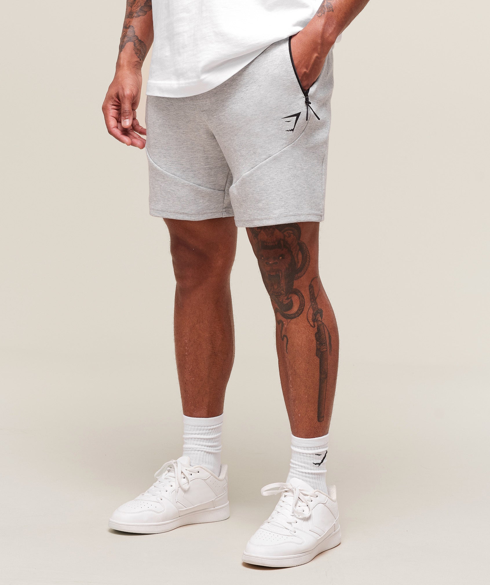 Gymshark Interlock Tech 6" Shorts Light Grey Core Marl