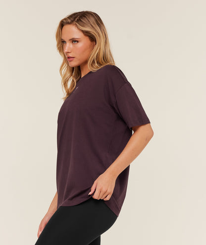 Women's Gymshark Trace Graphic Oversized T-Shirt Gs Cherry Purple