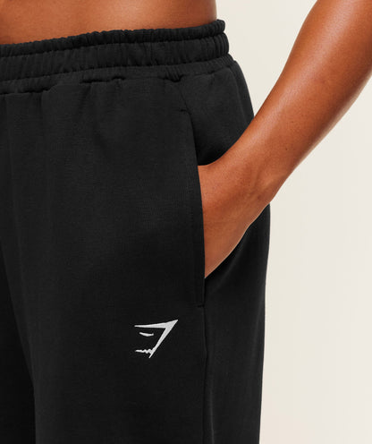 Women's Gymshark Training Fleece Straight Leg Short Pants Black
