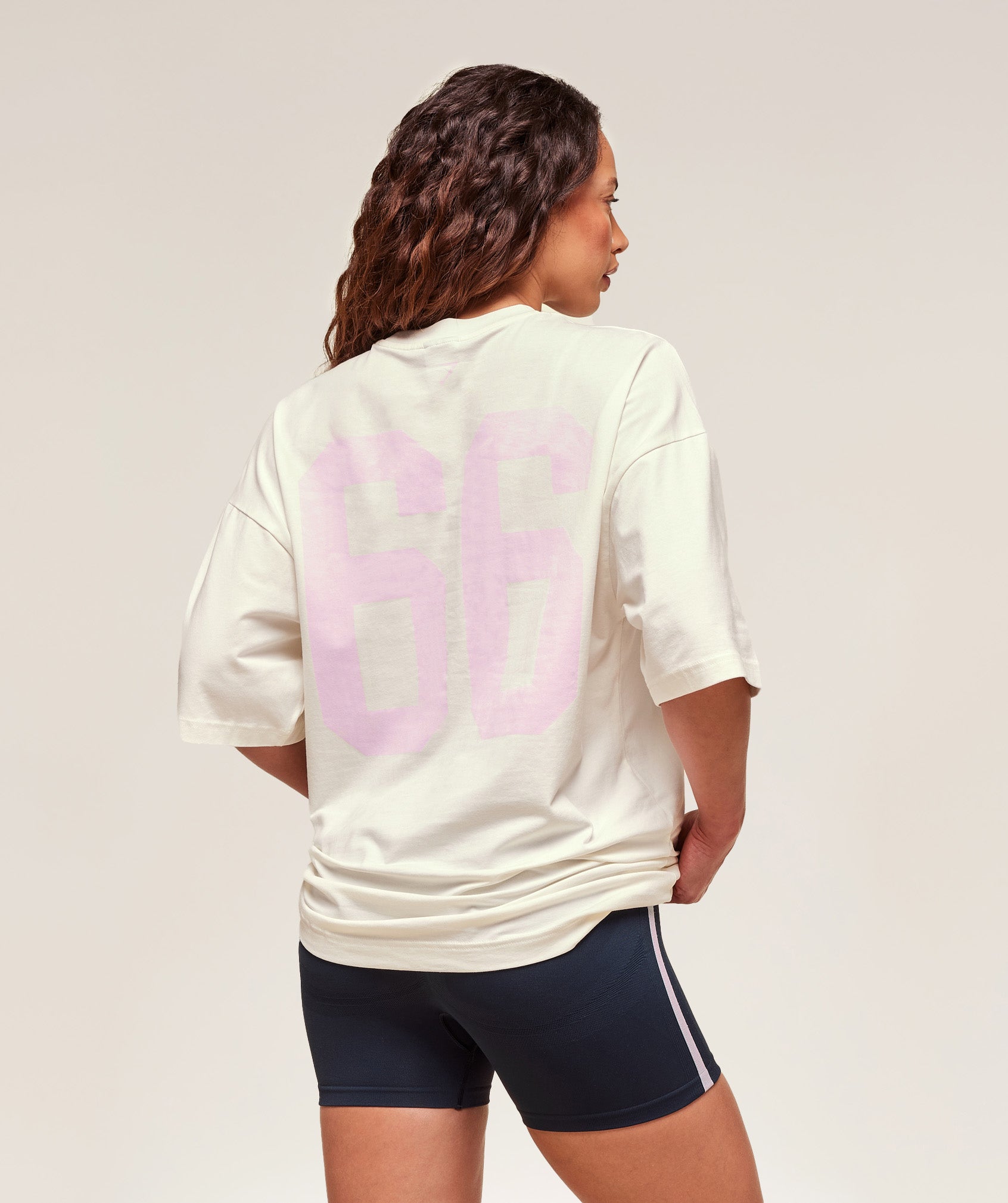 Women's Gymshark Varsity Graphic Oversized T-Shirt Soft White