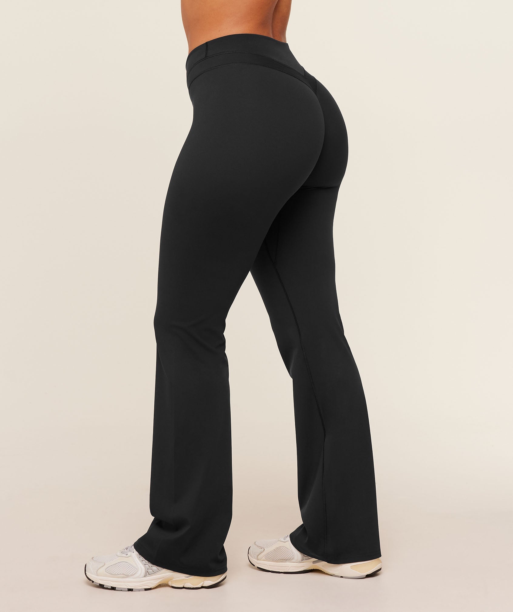 Women's Gymshark Whitney Mid-High Rise Flared Leggings Black