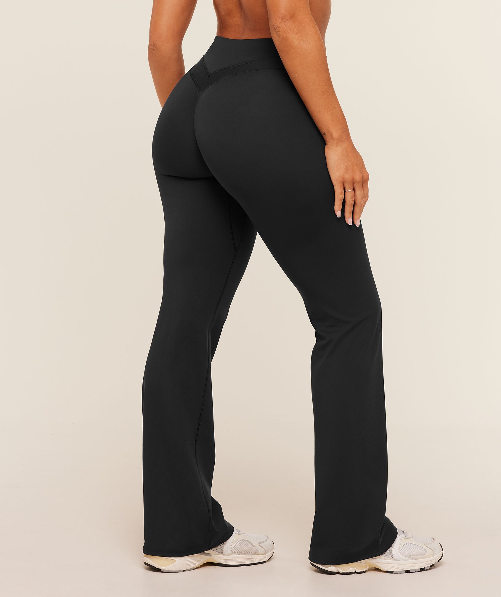 Women's Gymshark Whitney Mid-High Rise Flared Leggings Black