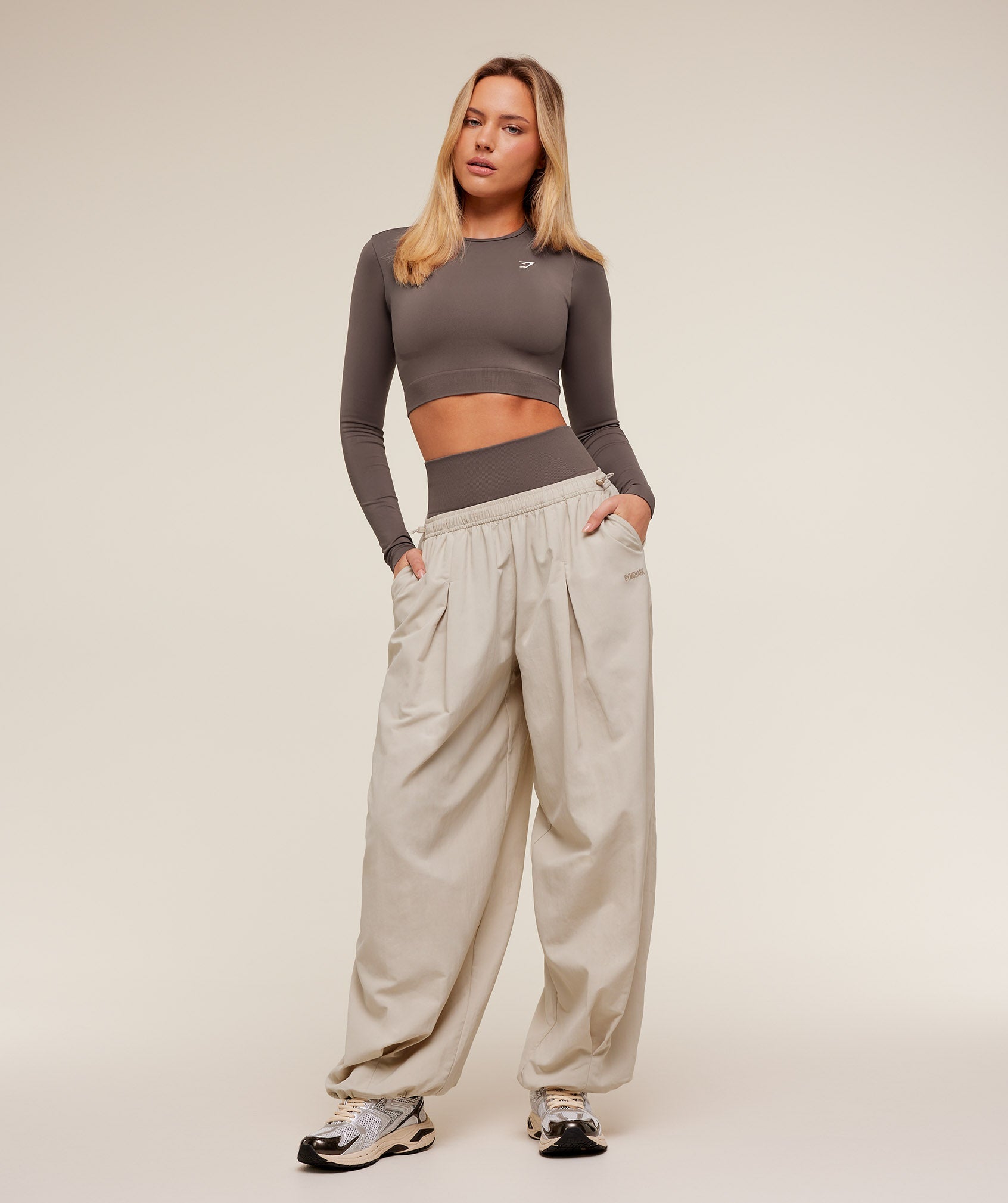 Women's Gymshark Weekend Lifestyle Parachute Pants Pebble Grey