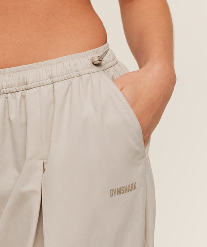 Women's Gymshark Weekend Lifestyle Parachute Pants Pebble Grey